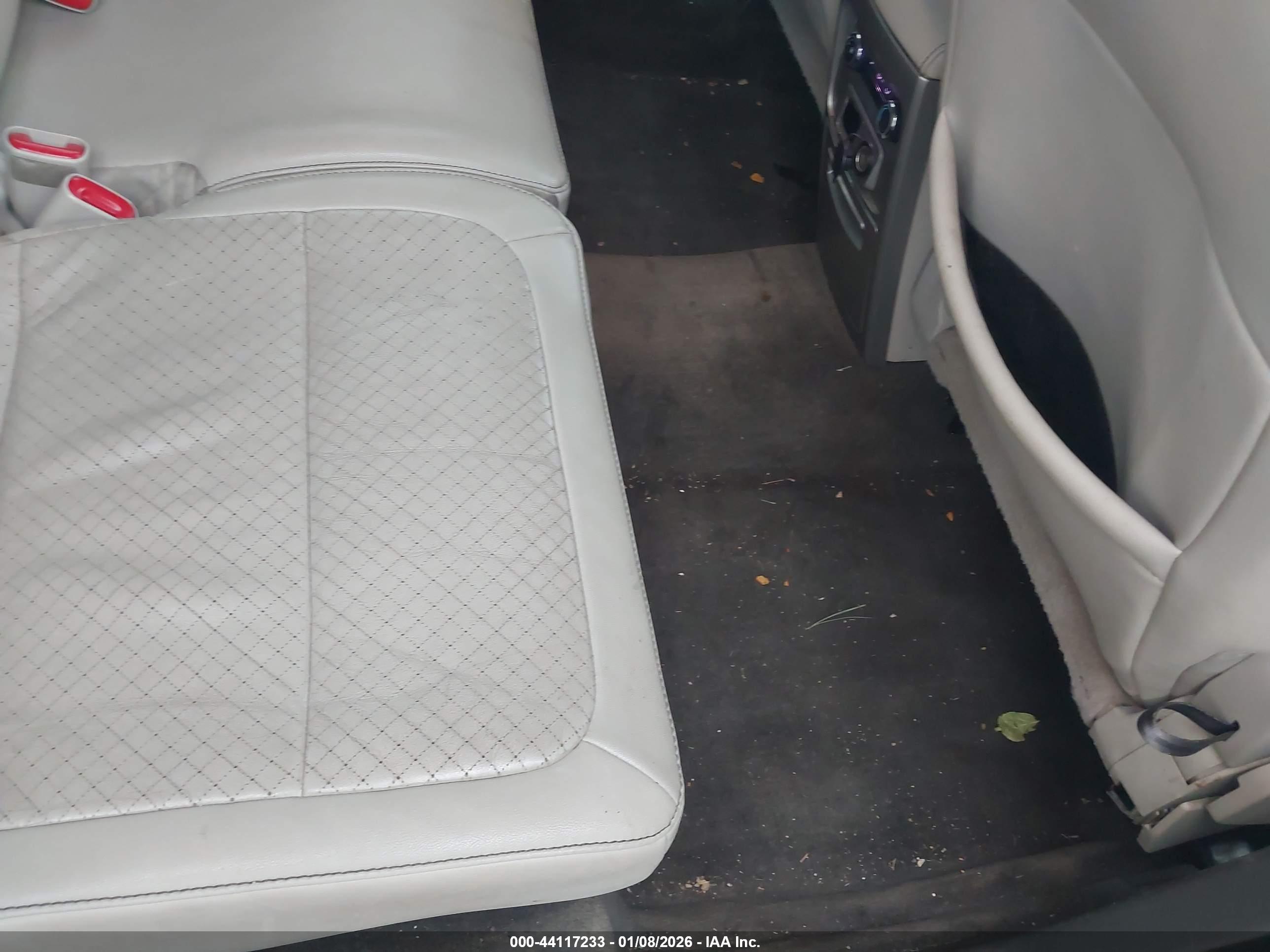 FORD FLEX image 8
