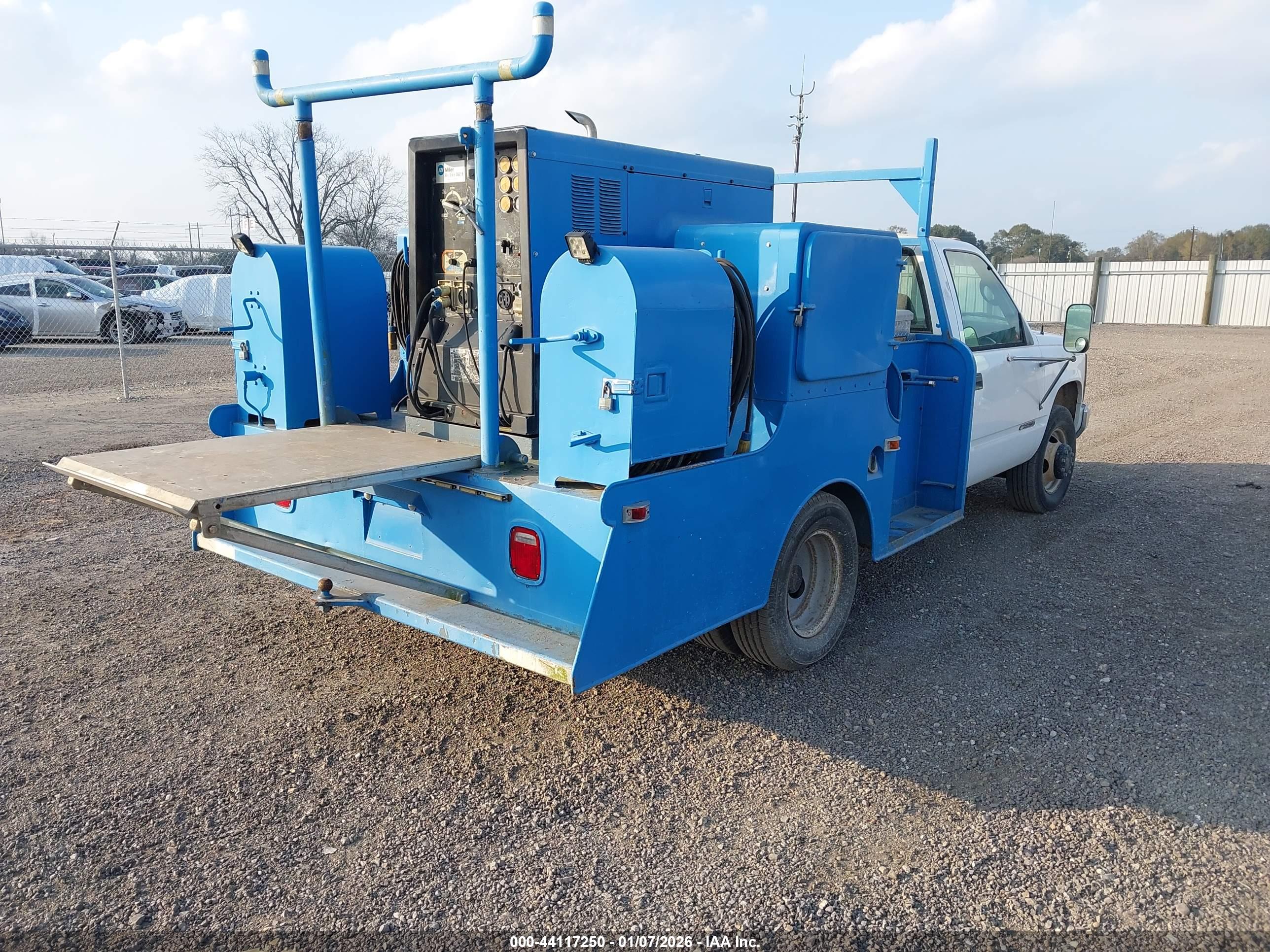 CHEVROLET GMT-400 image 4