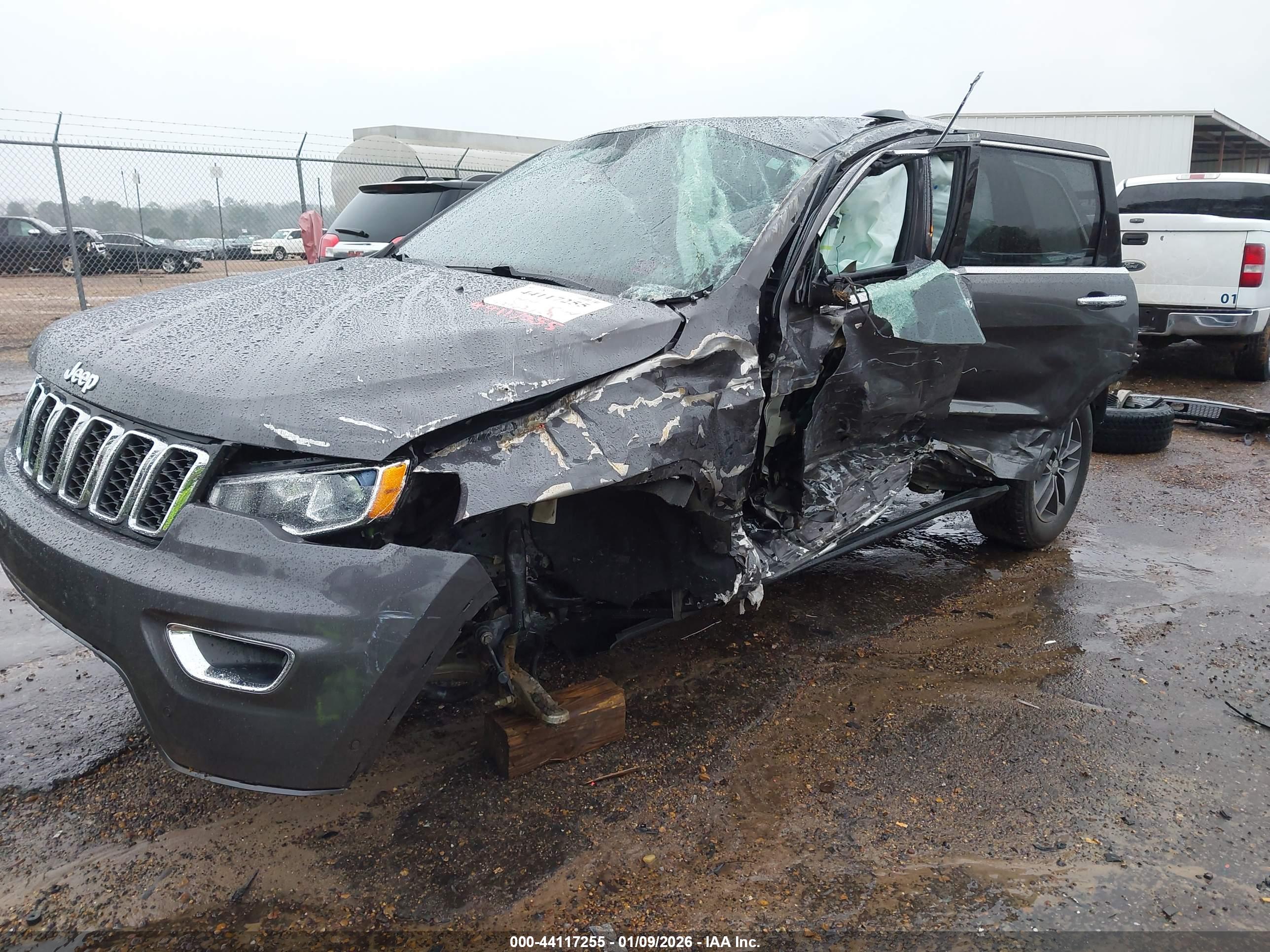 JEEP GRAND image 2