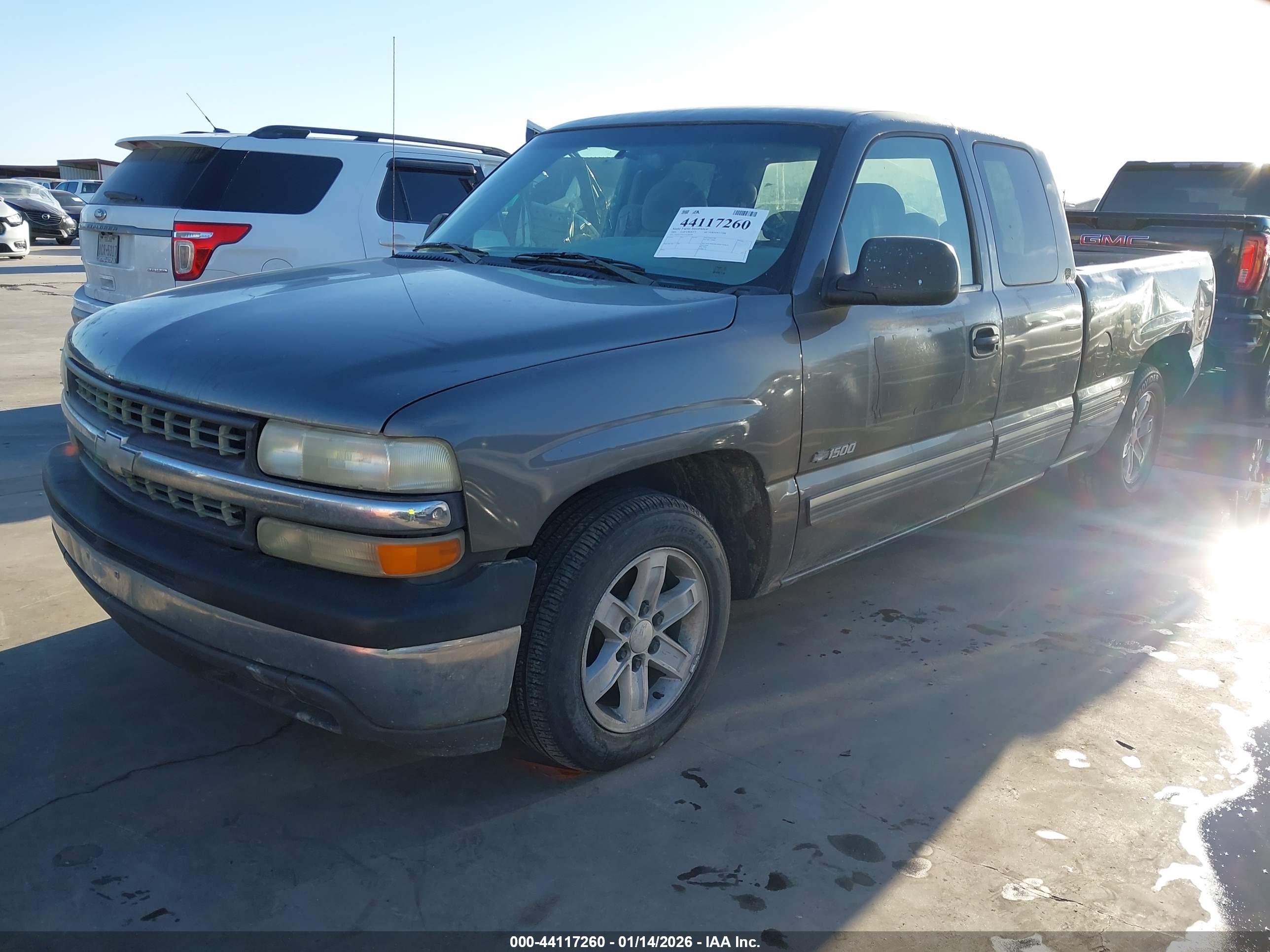 CHEVROLET SILVERADO image 2