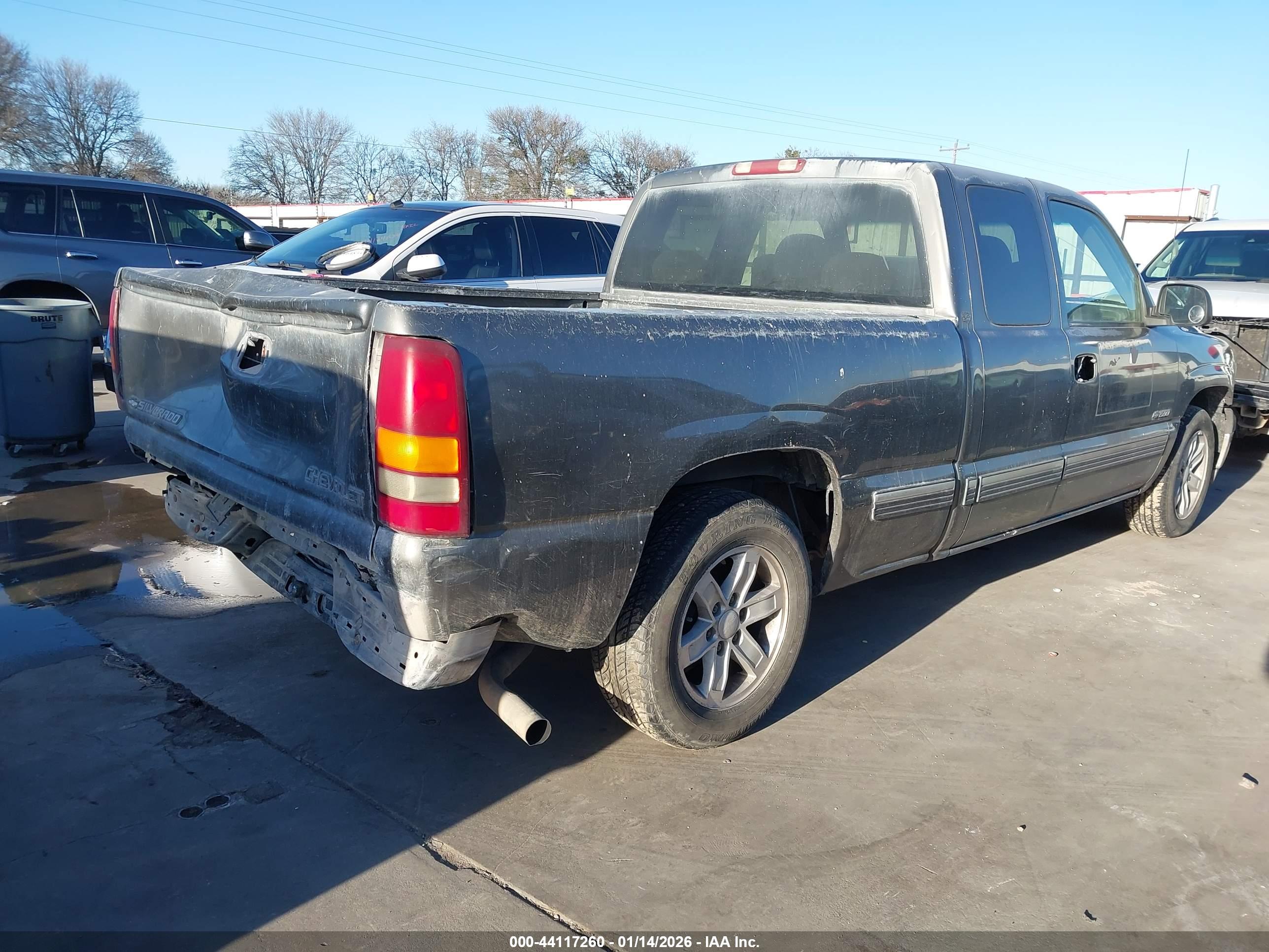 CHEVROLET SILVERADO image 4