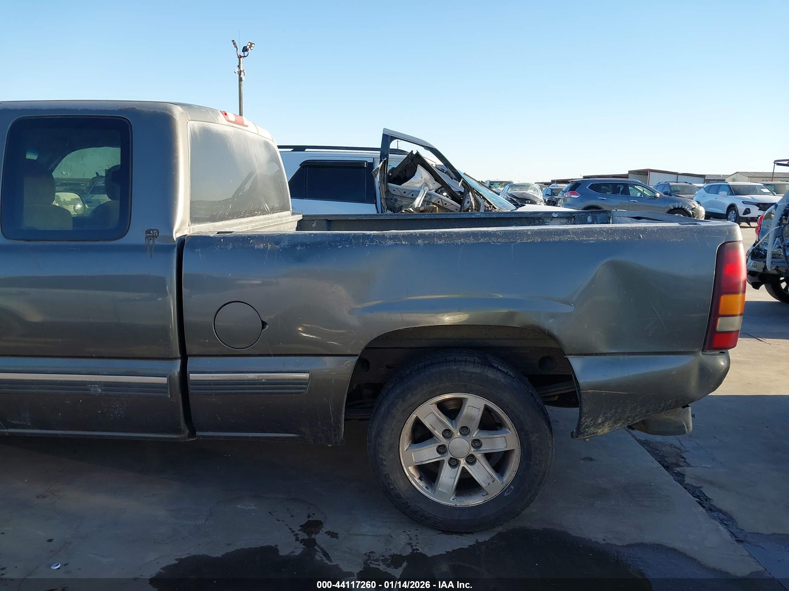 CHEVROLET SILVERADO image 6