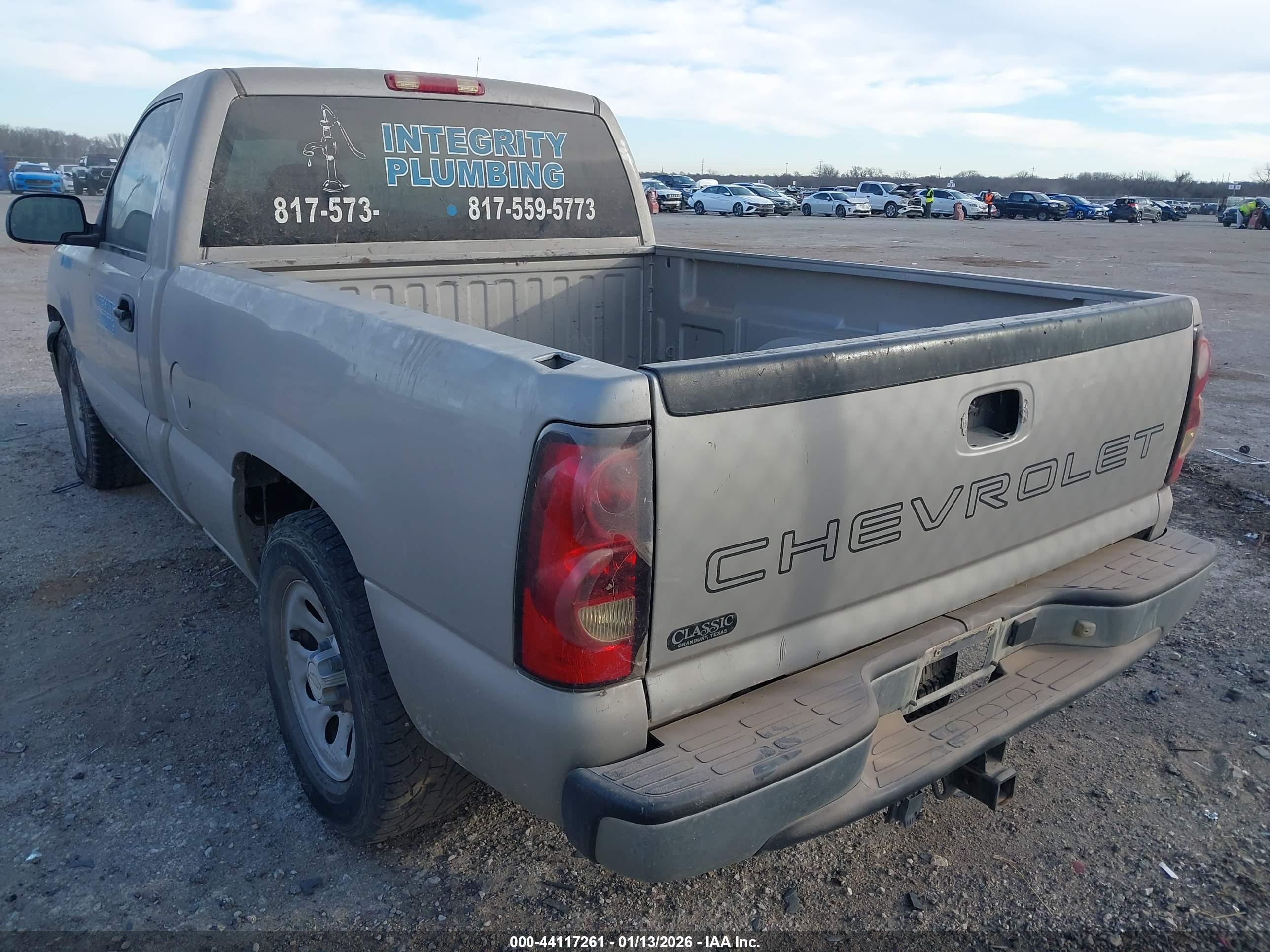 CHEVROLET SILVERADO image 3