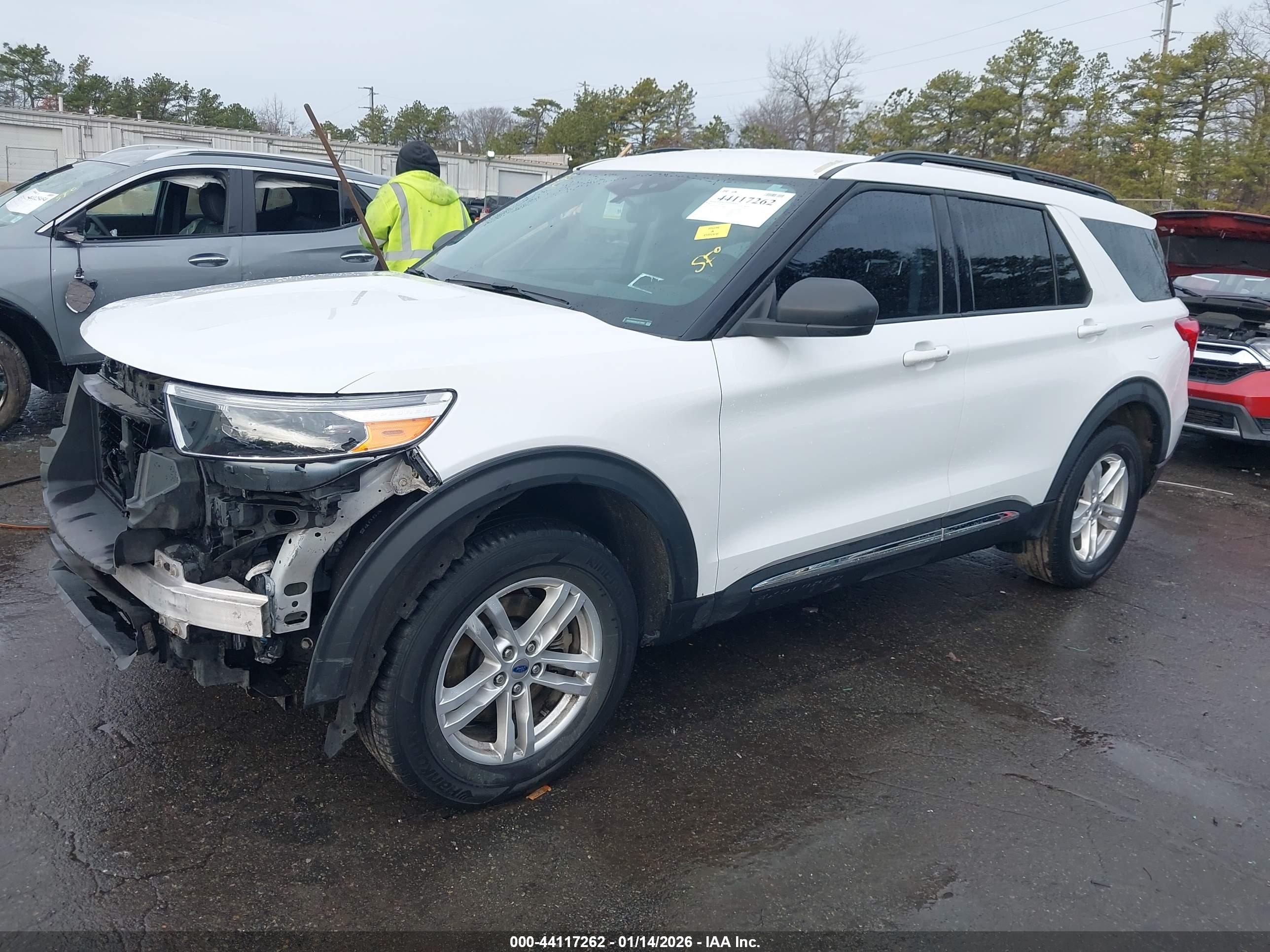 FORD EXPLORER image 2