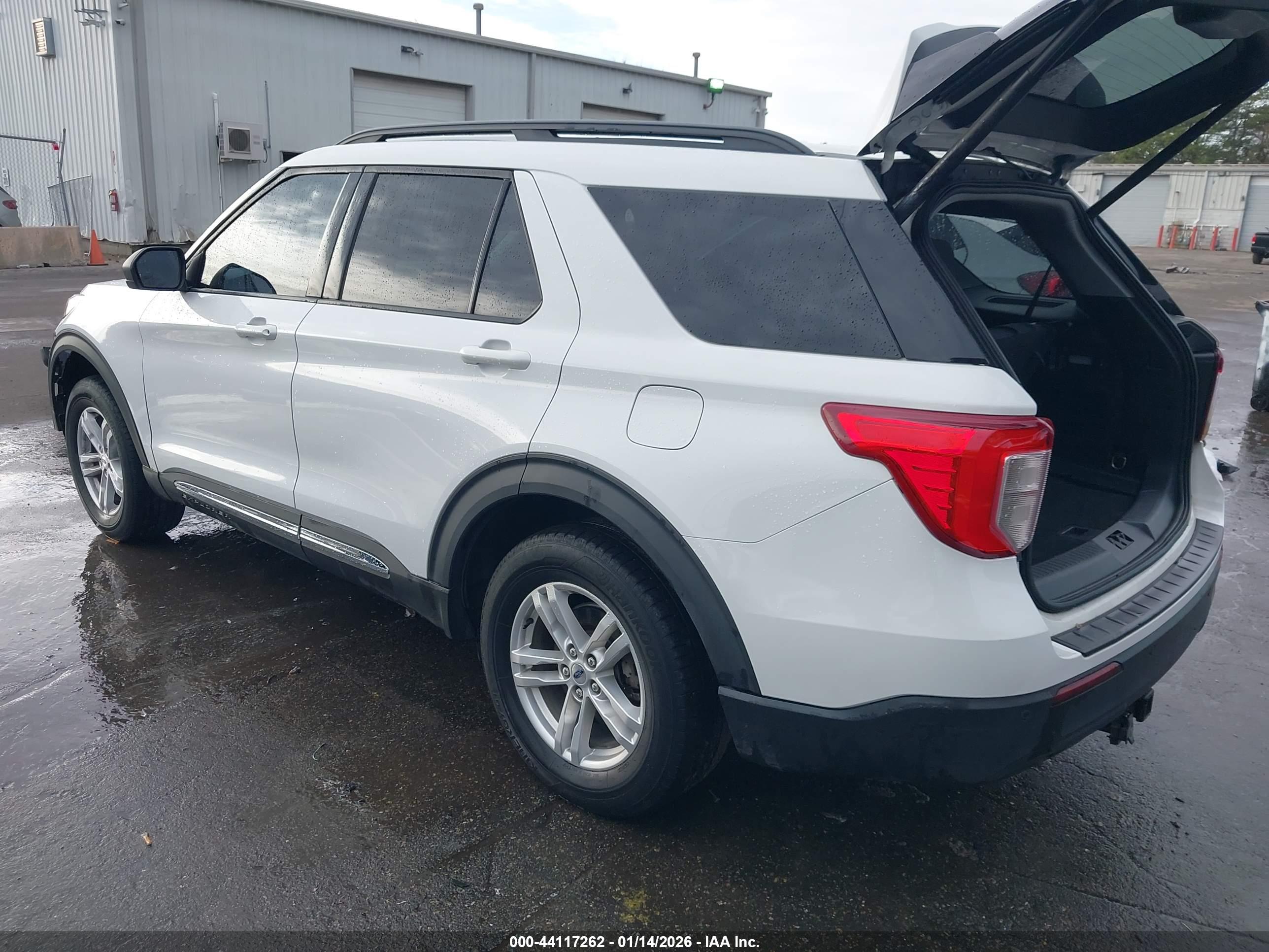 FORD EXPLORER image 3