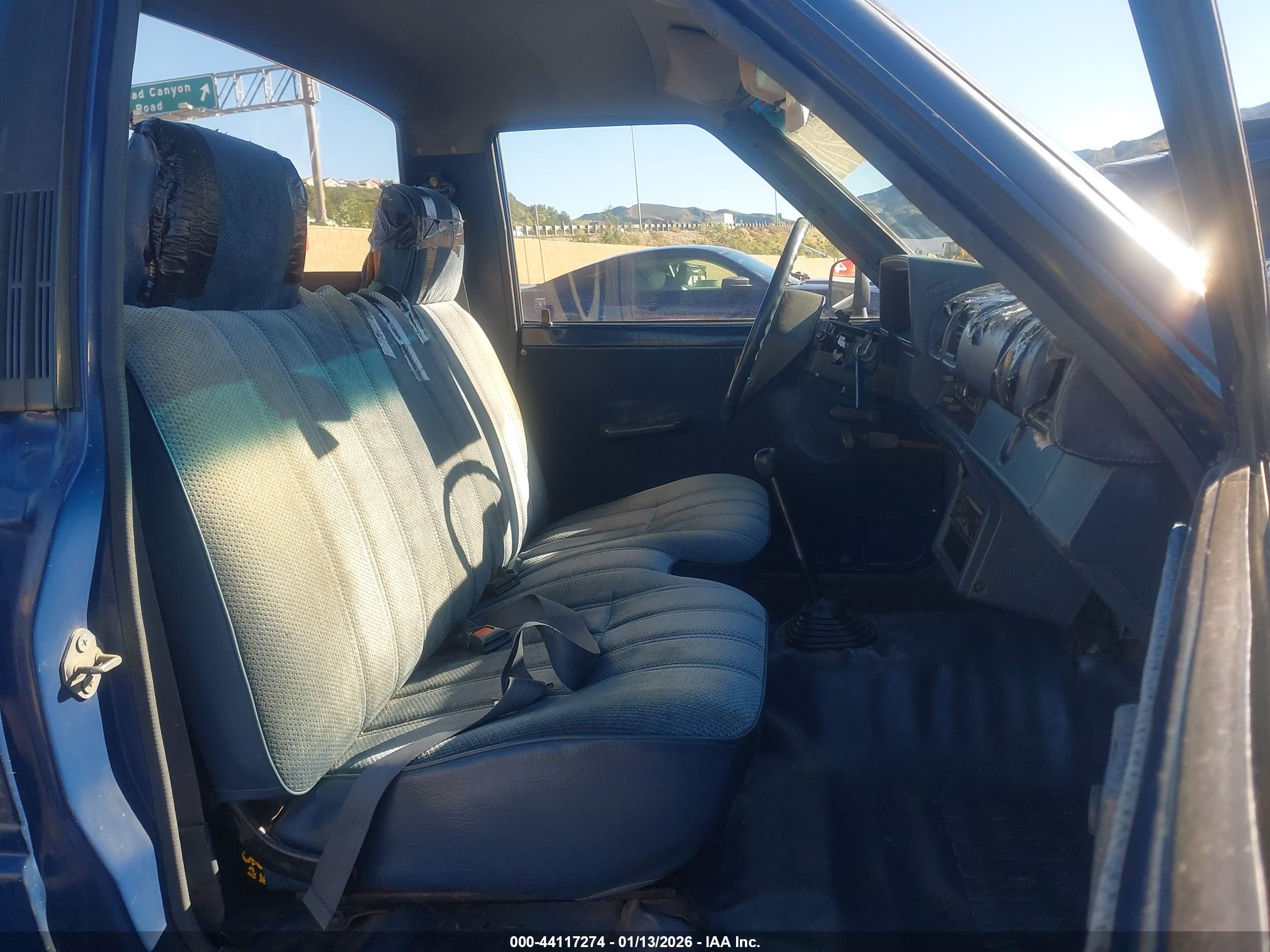 TOYOTA PICKUP image 5