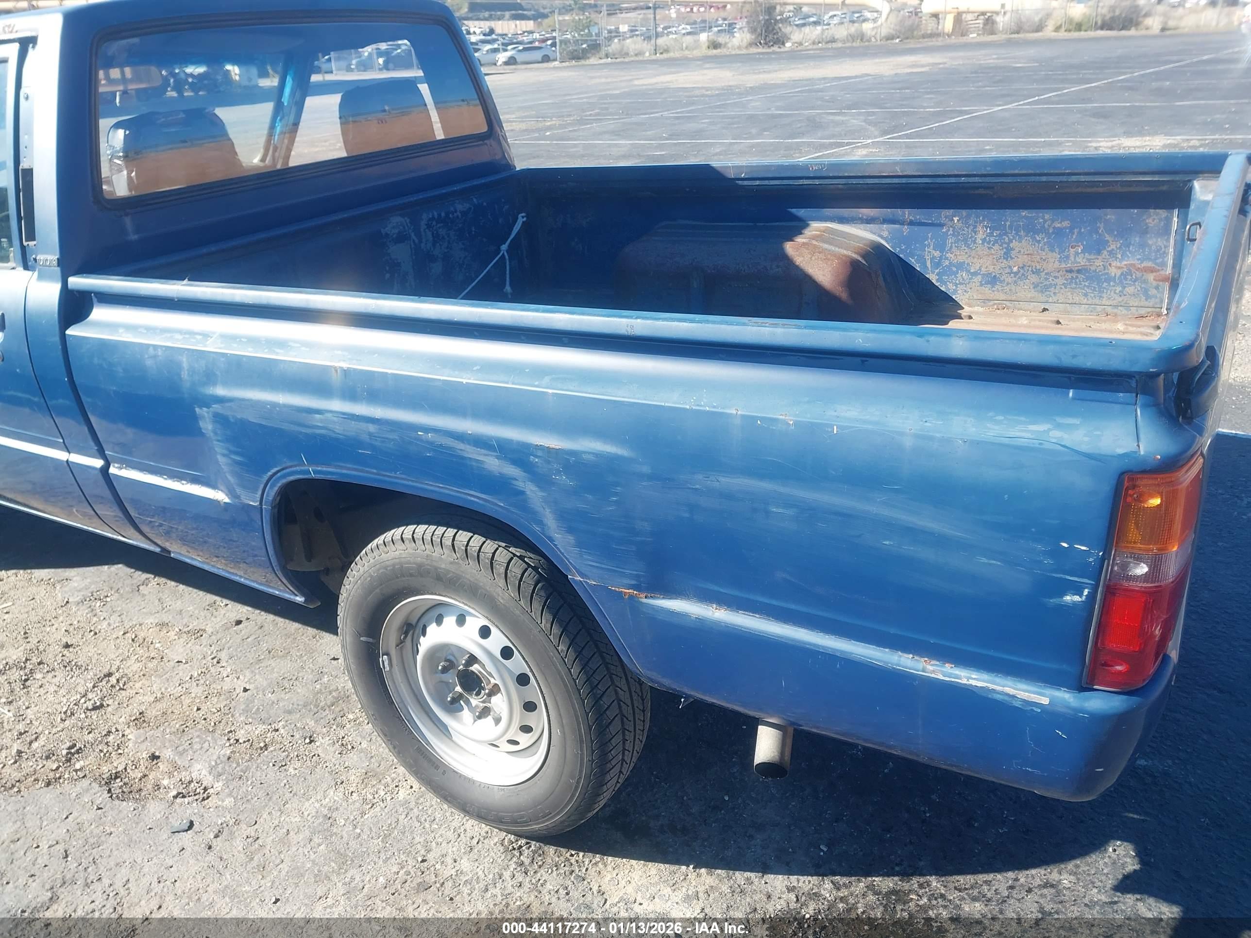 TOYOTA PICKUP image 6