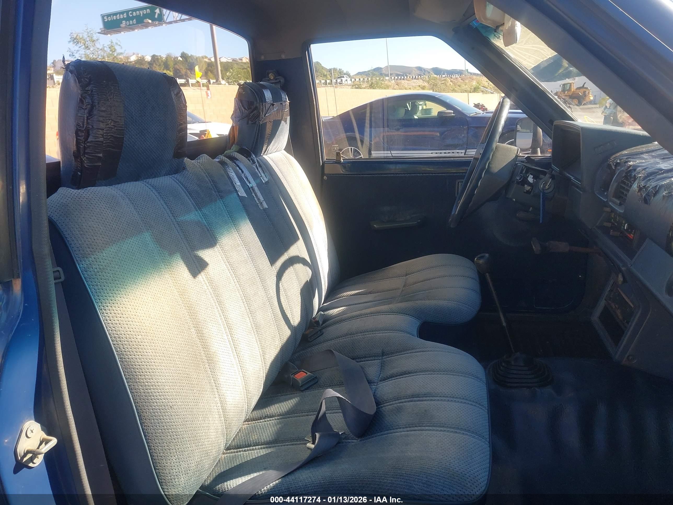 TOYOTA PICKUP image 8
