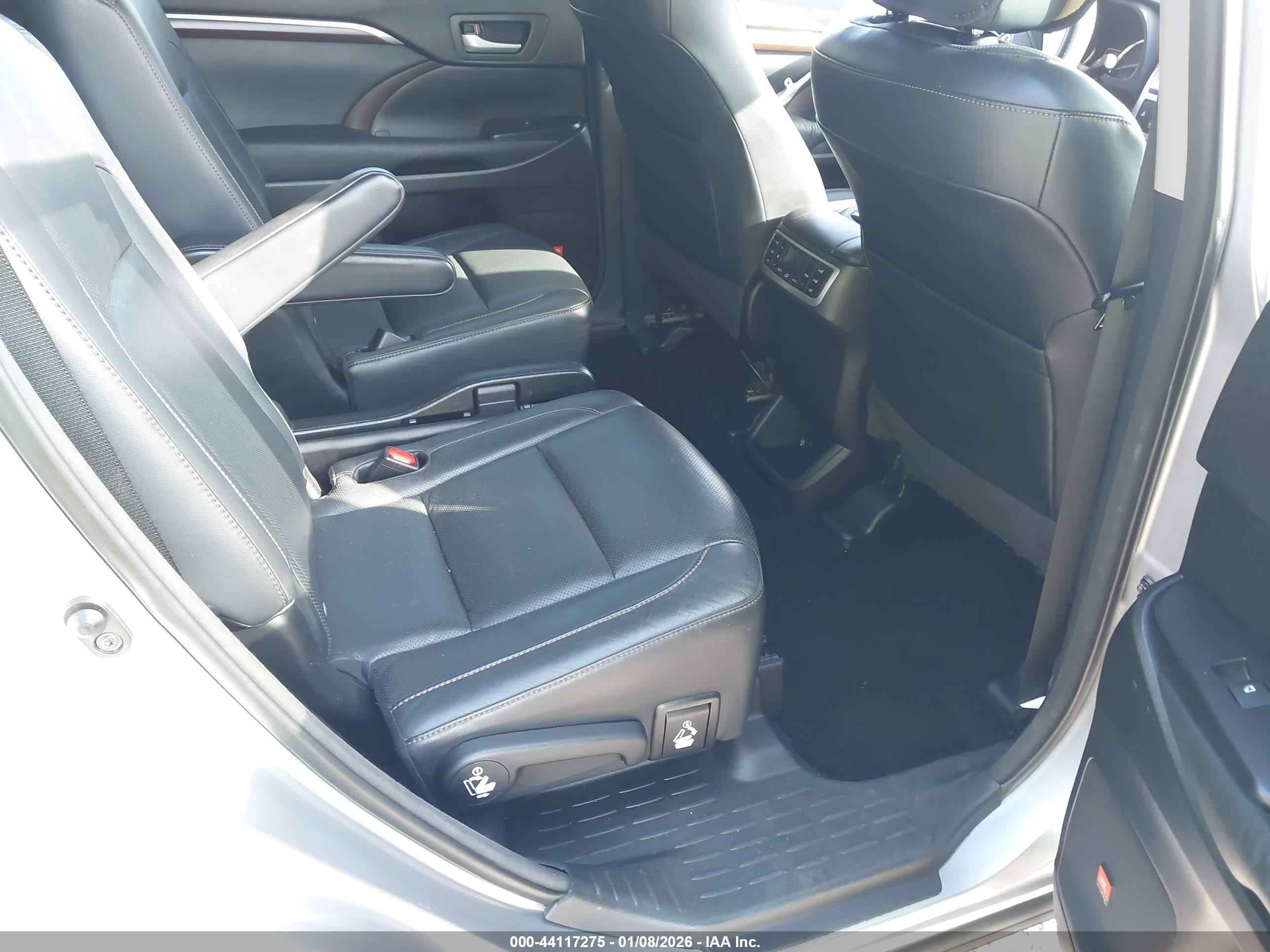TOYOTA HIGHLANDER image 8