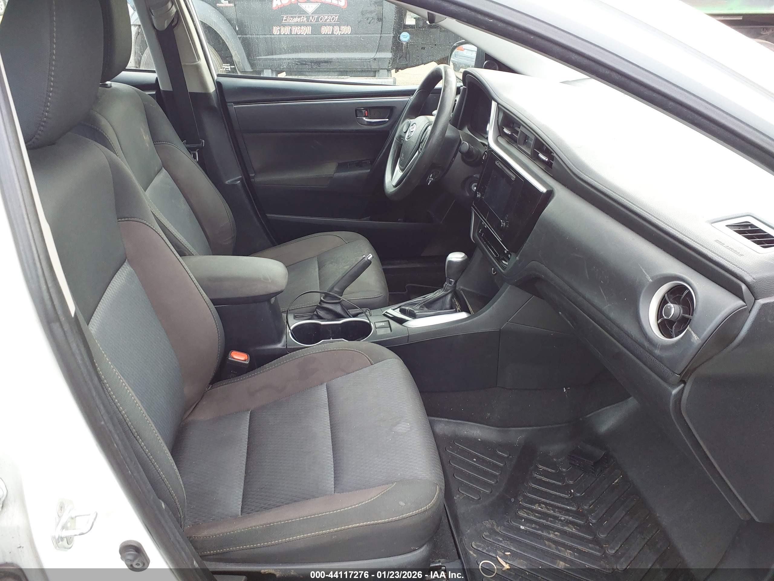 TOYOTA COROLLA image 5