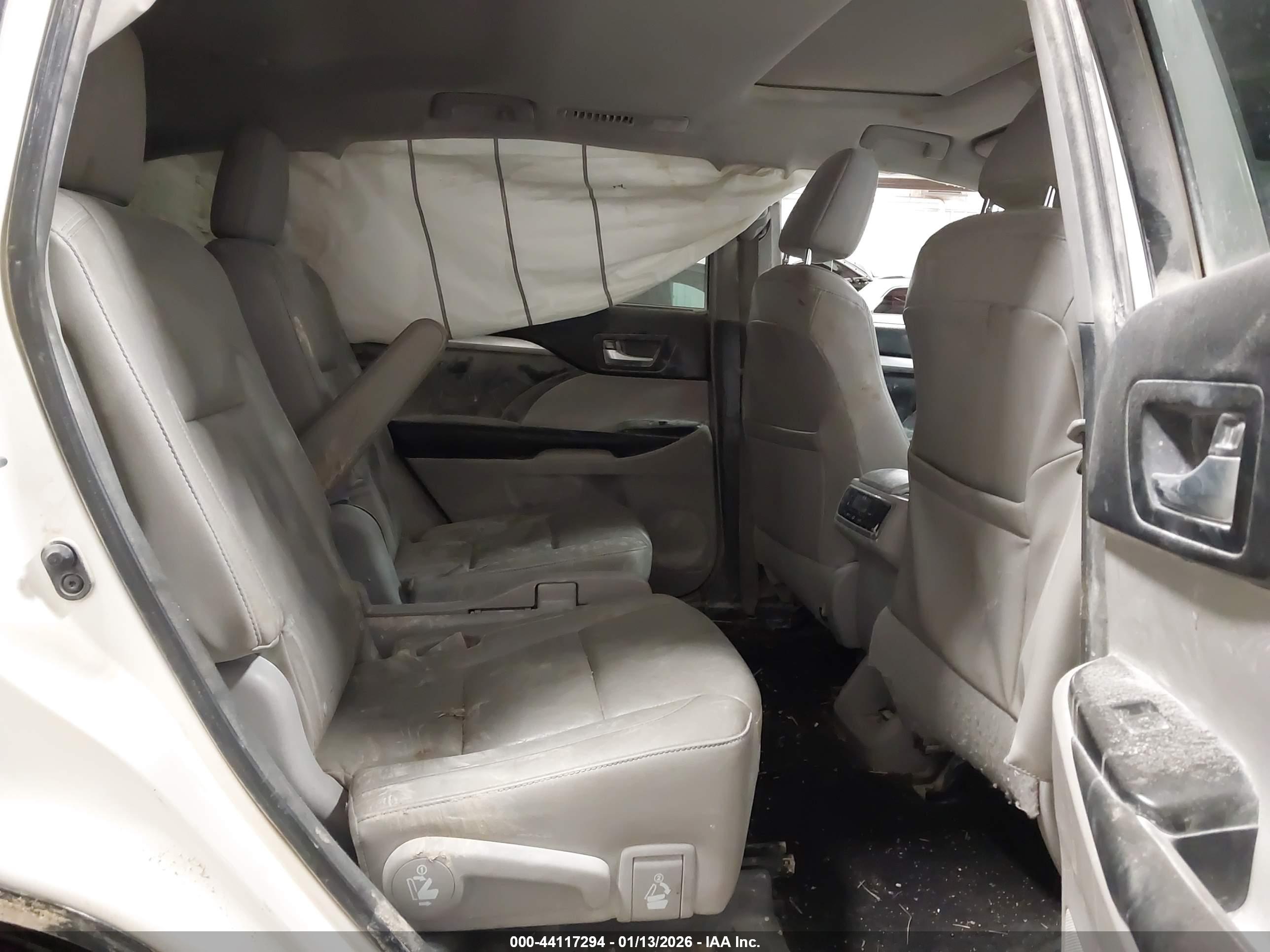 TOYOTA HIGHLANDER image 8