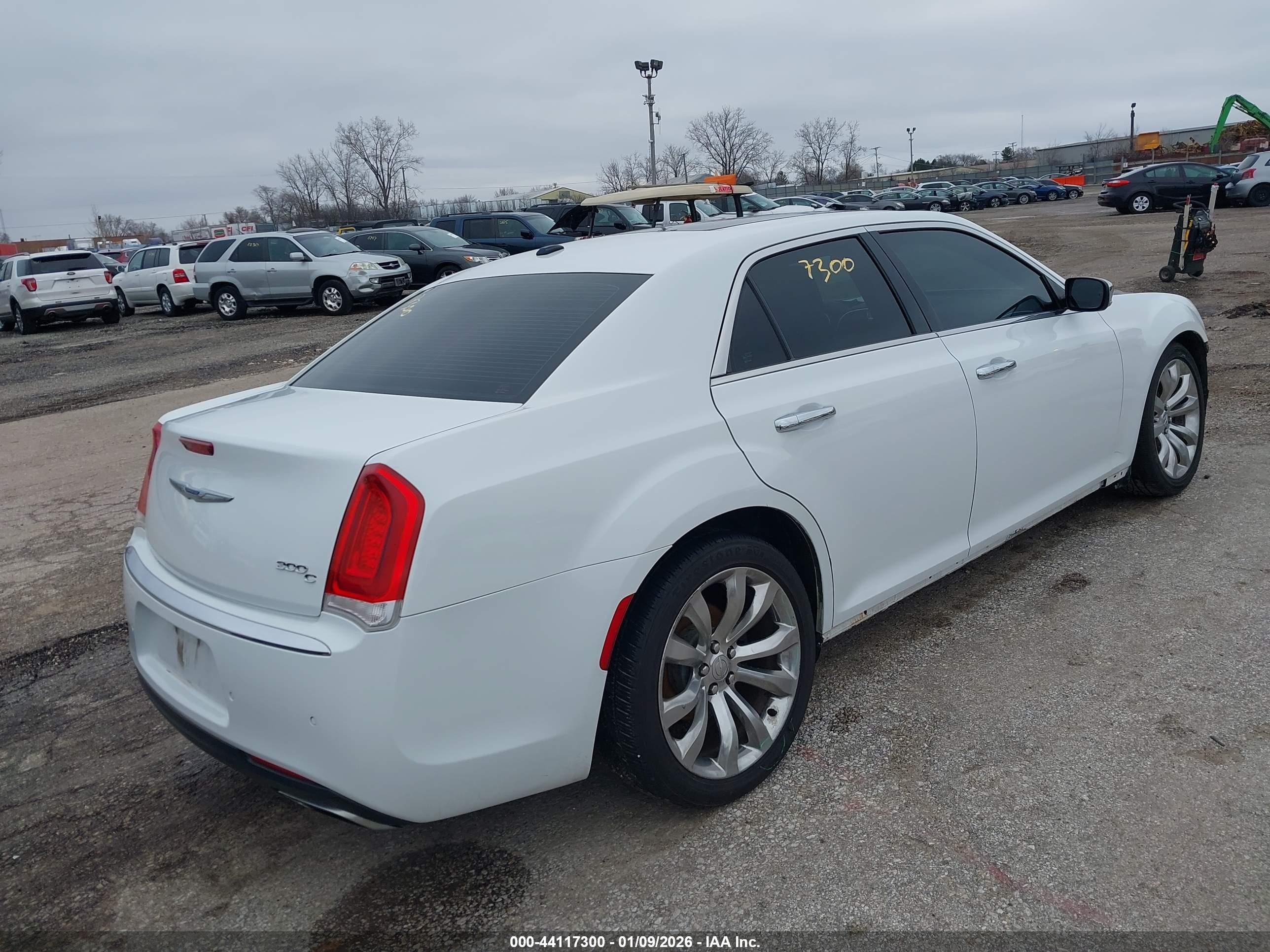 CHRYSLER 300 image 4