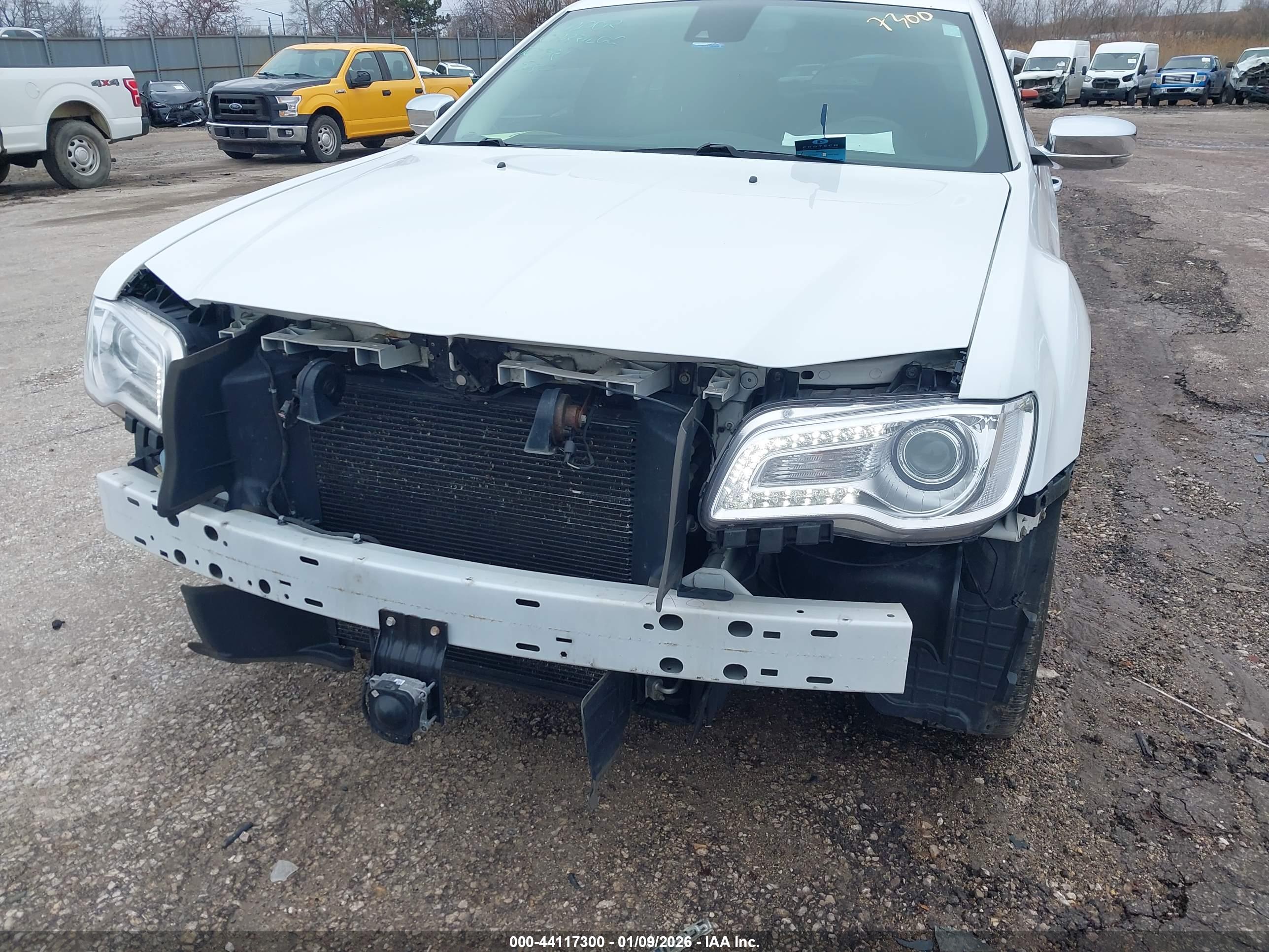 CHRYSLER 300 image 6
