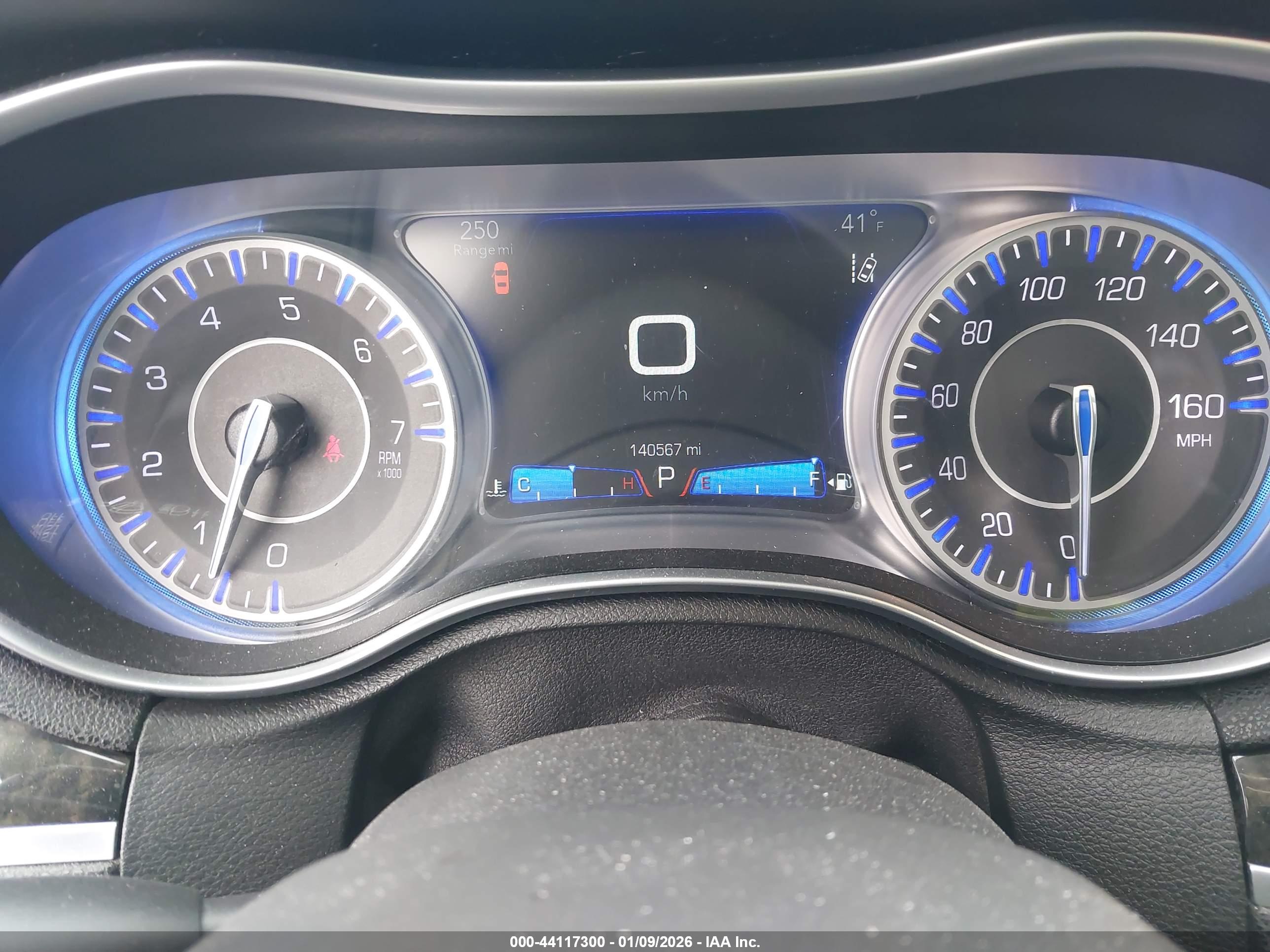 CHRYSLER 300 image 7