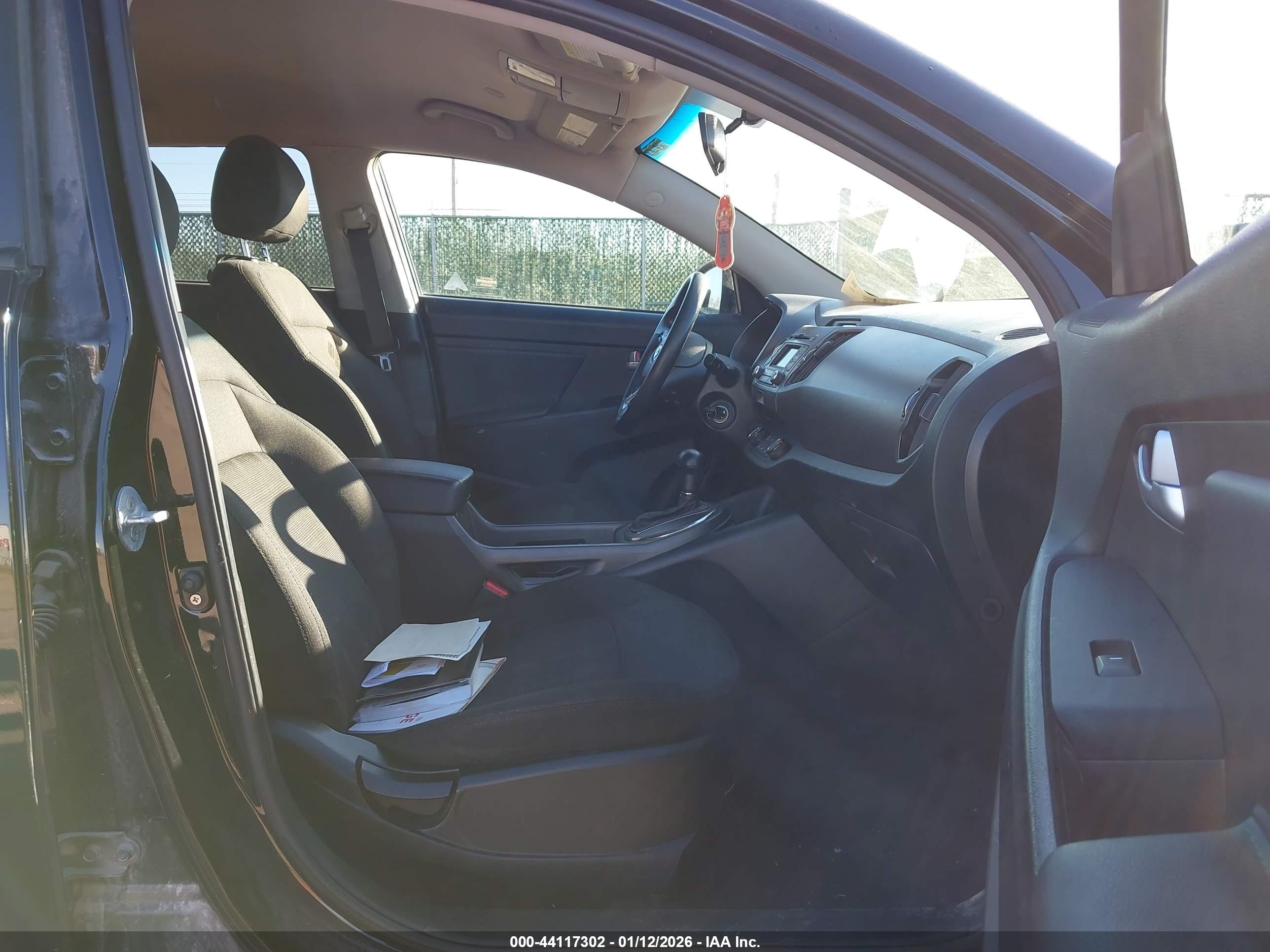 KIA SPORTAGE image 5