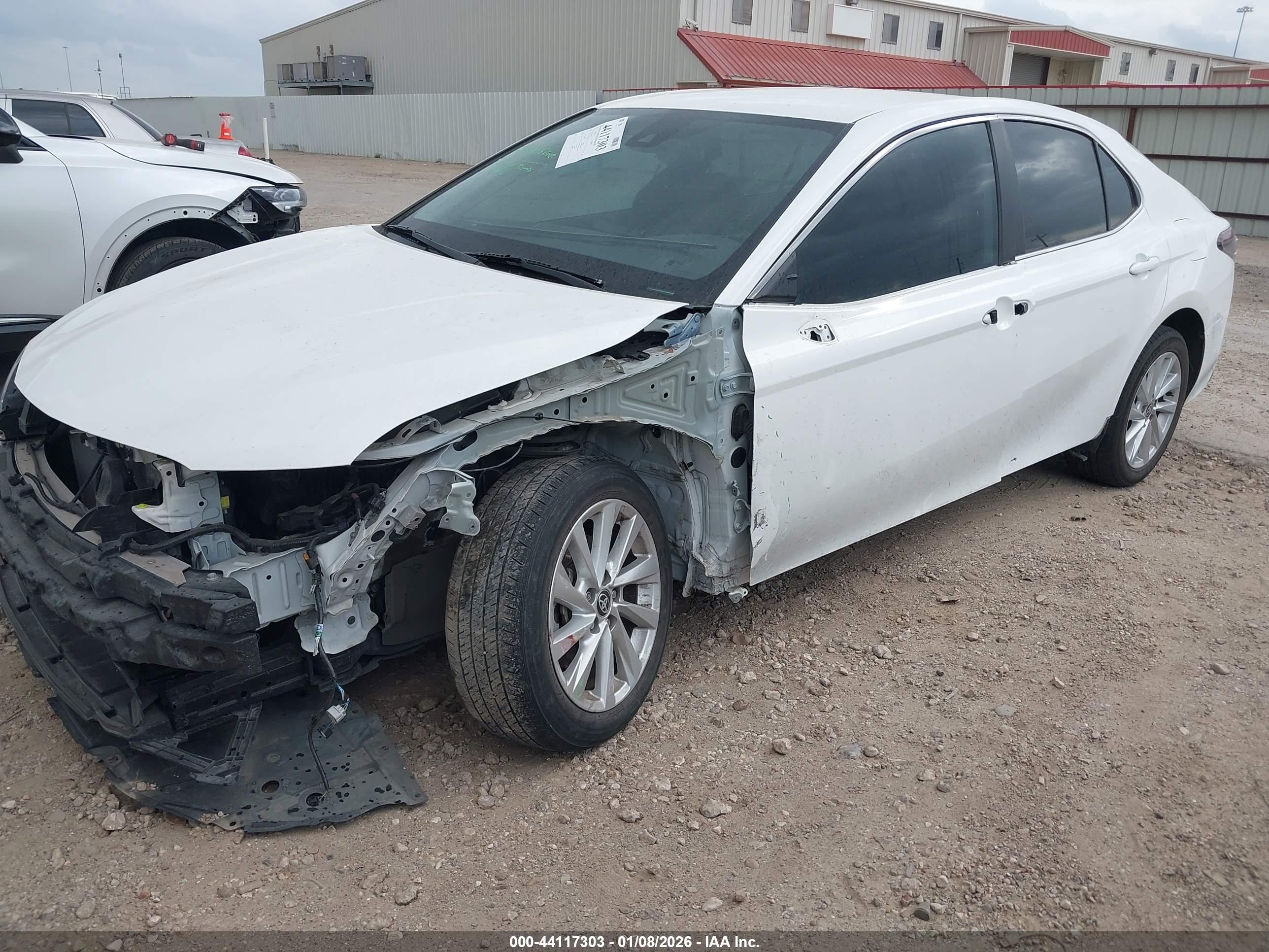 TOYOTA CAMRY image 2