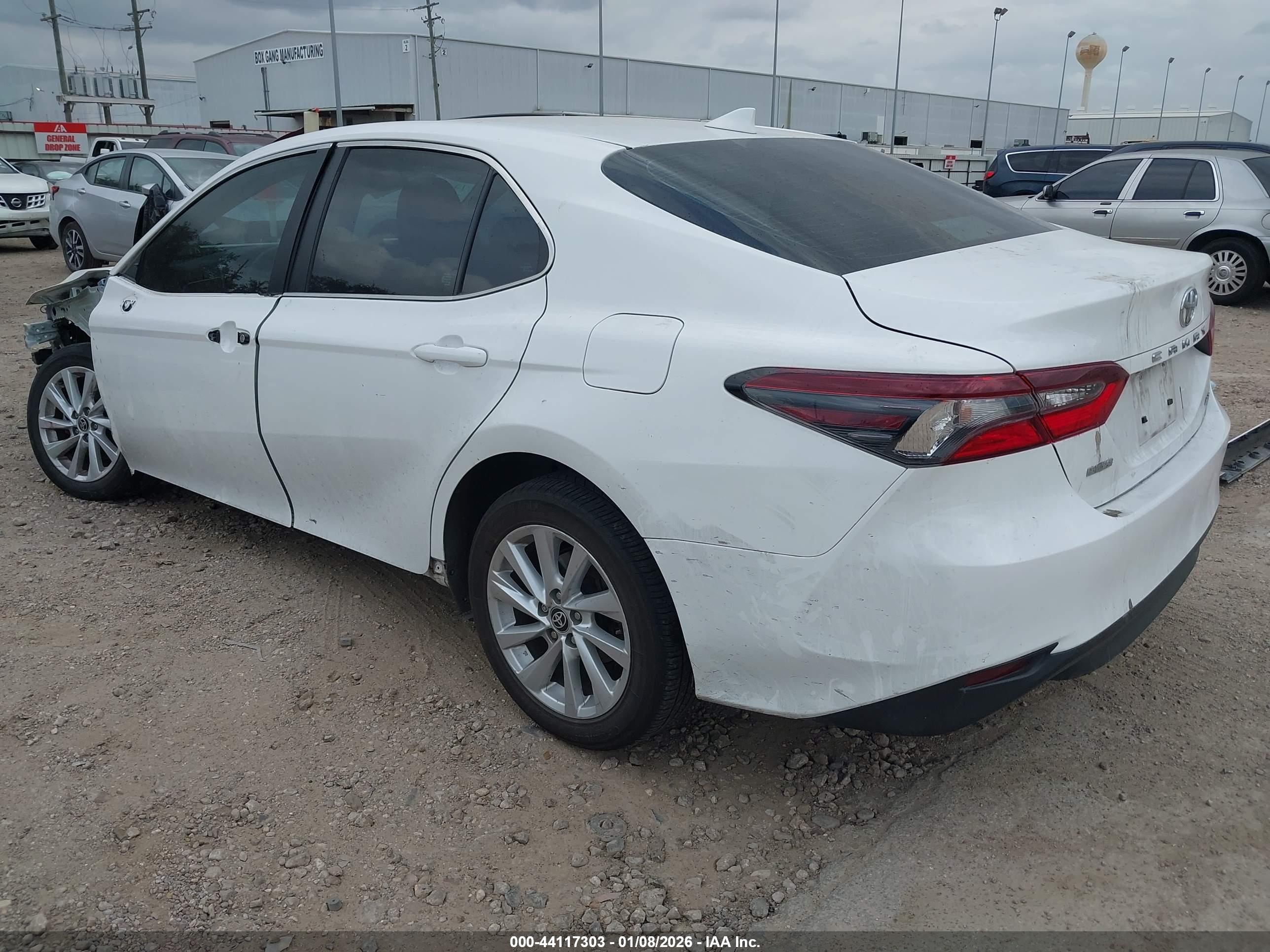 TOYOTA CAMRY image 3