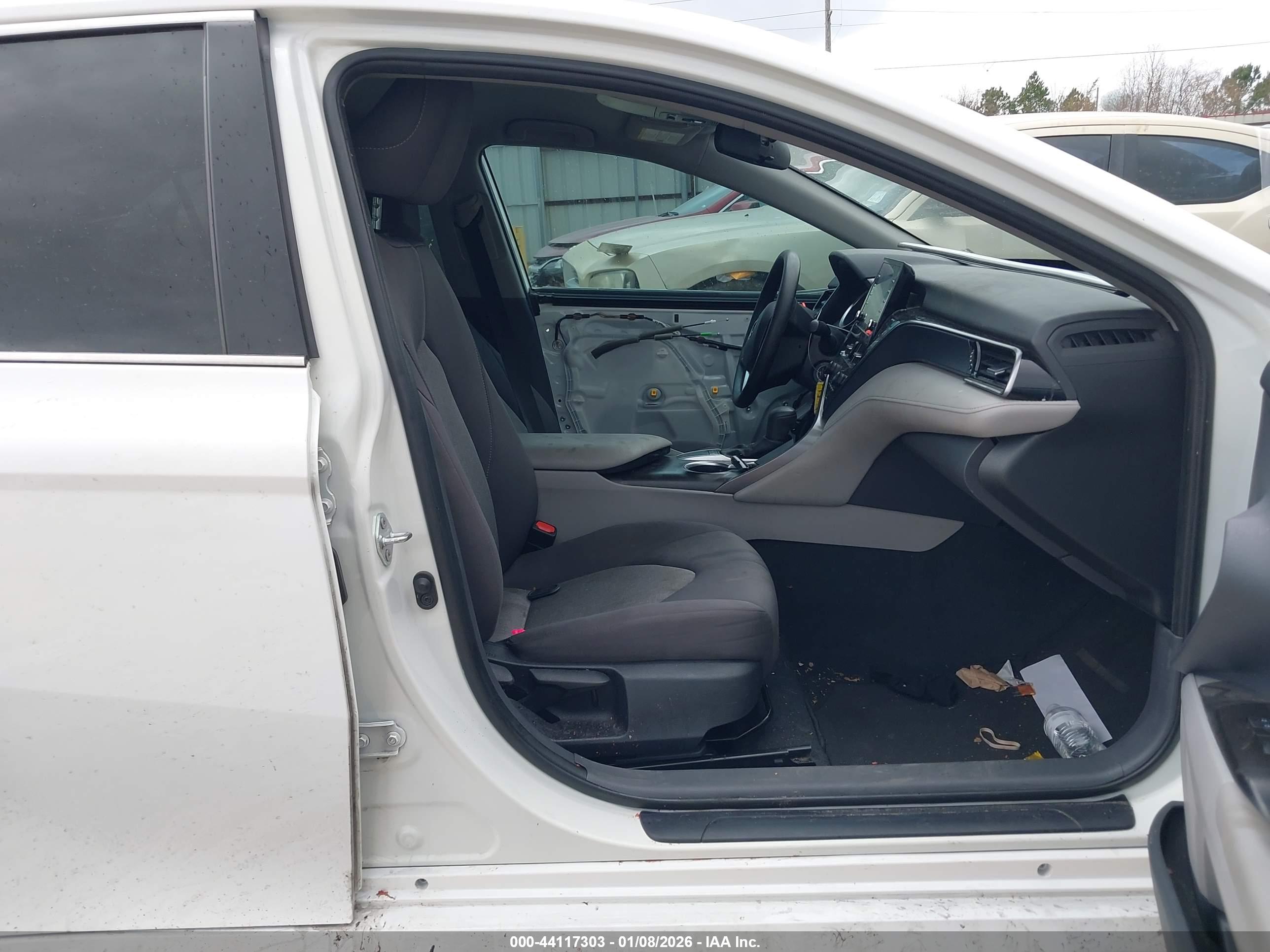 TOYOTA CAMRY image 5