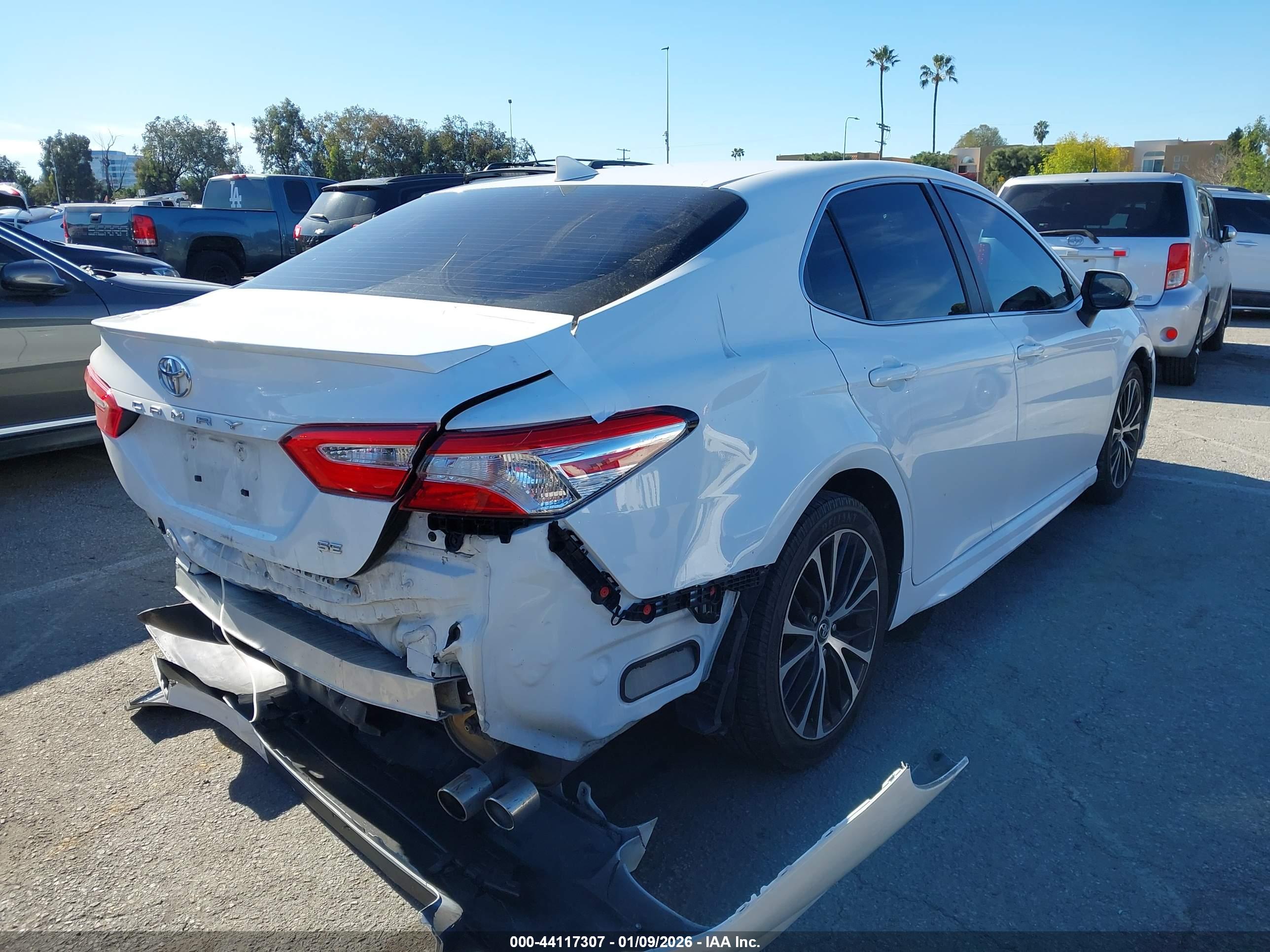 TOYOTA CAMRY image 4