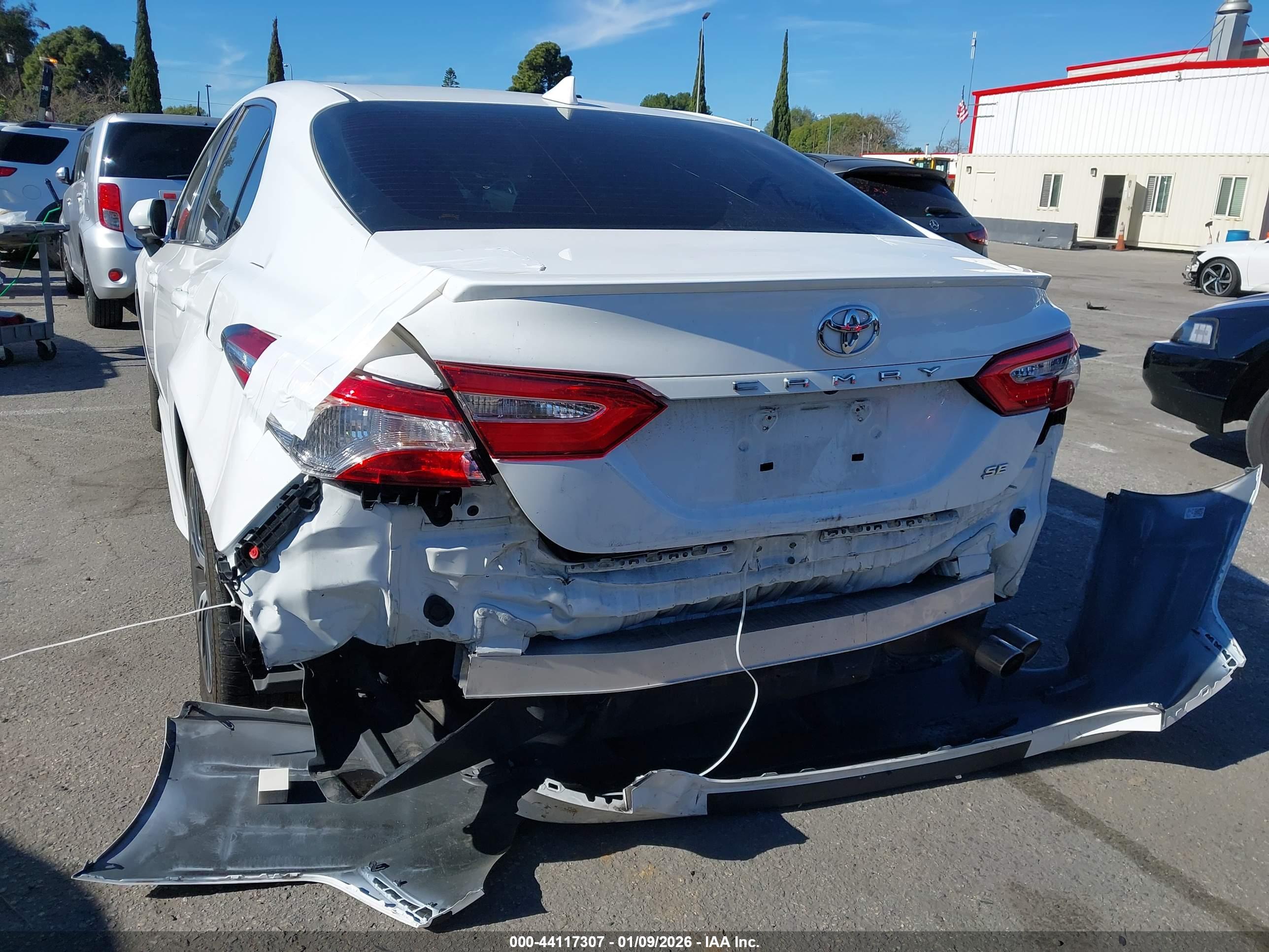 TOYOTA CAMRY image 6
