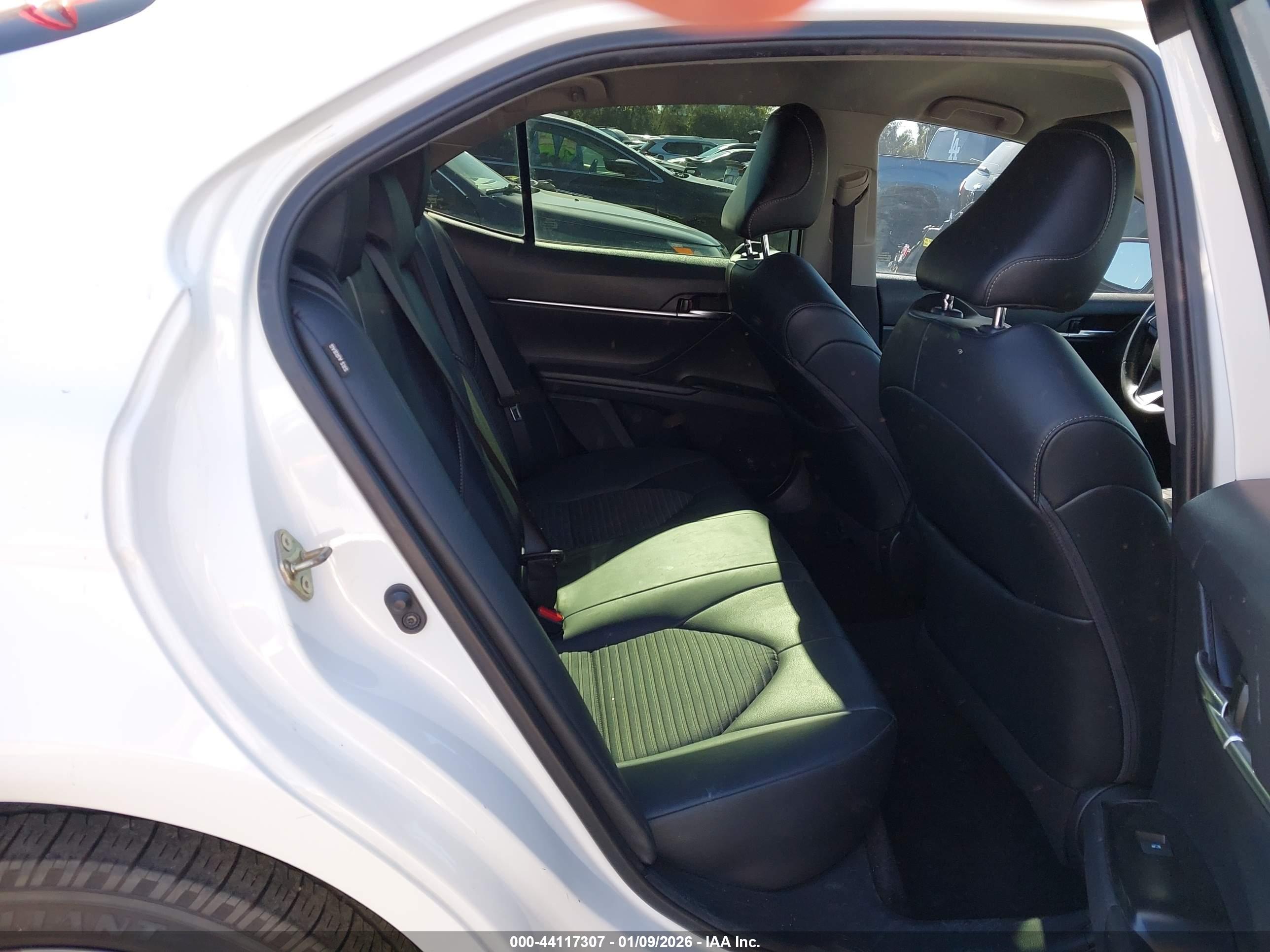TOYOTA CAMRY image 8