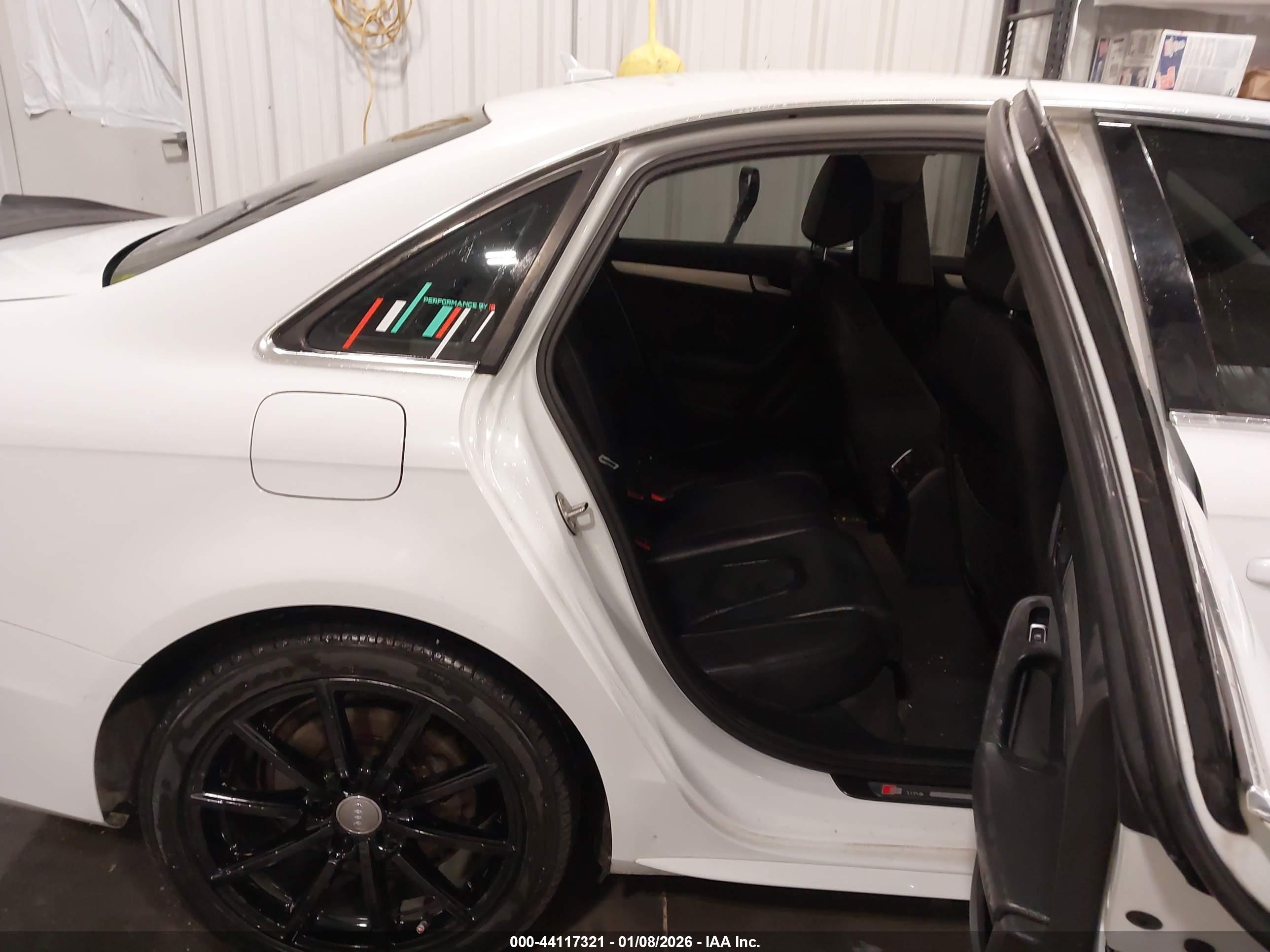AUDI A4 image 8
