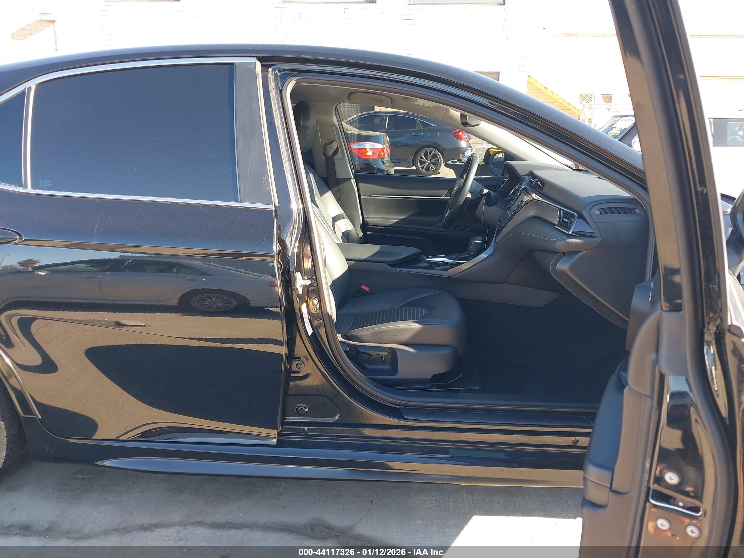 TOYOTA CAMRY image 5