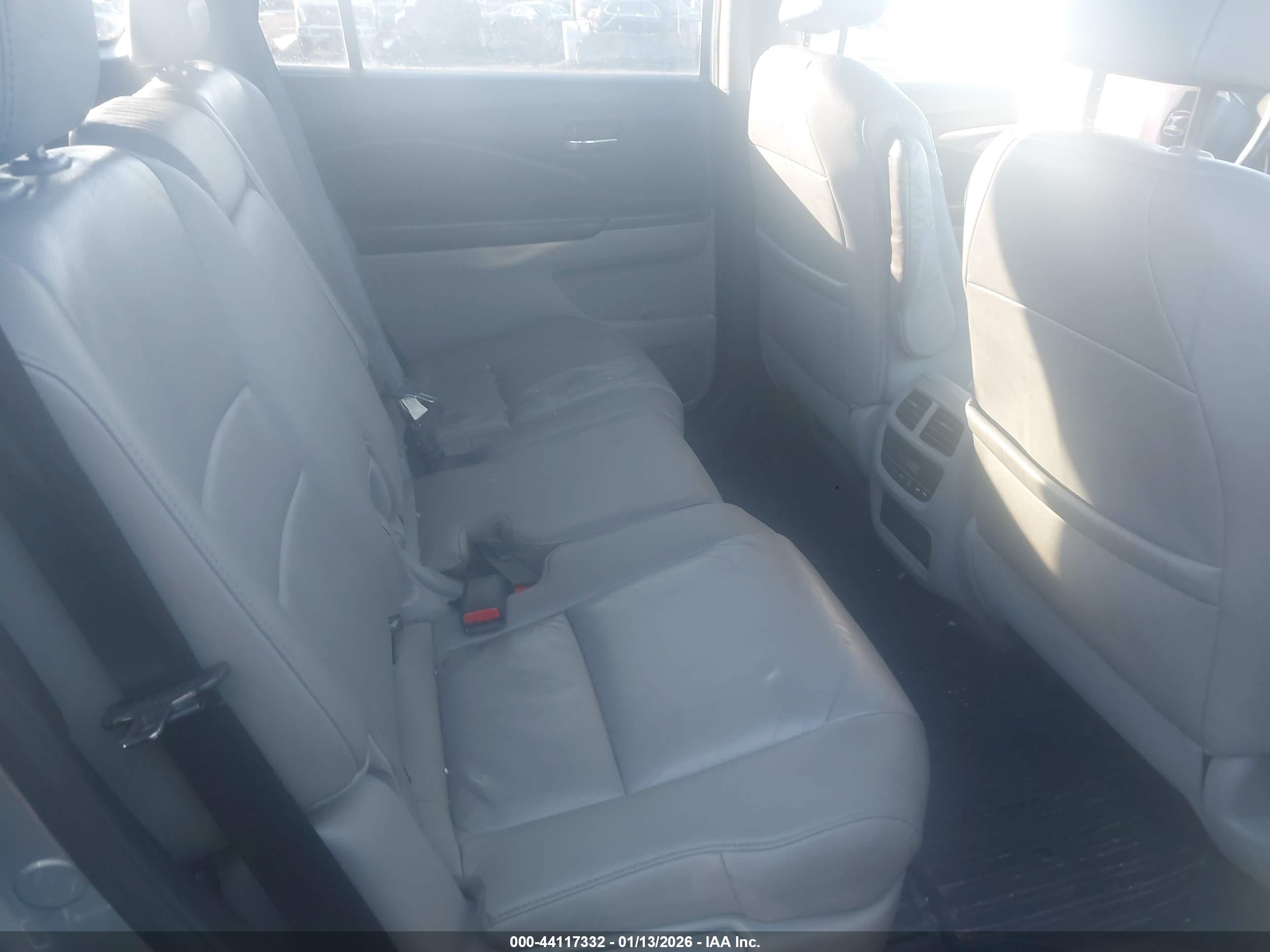 HONDA PILOT image 8