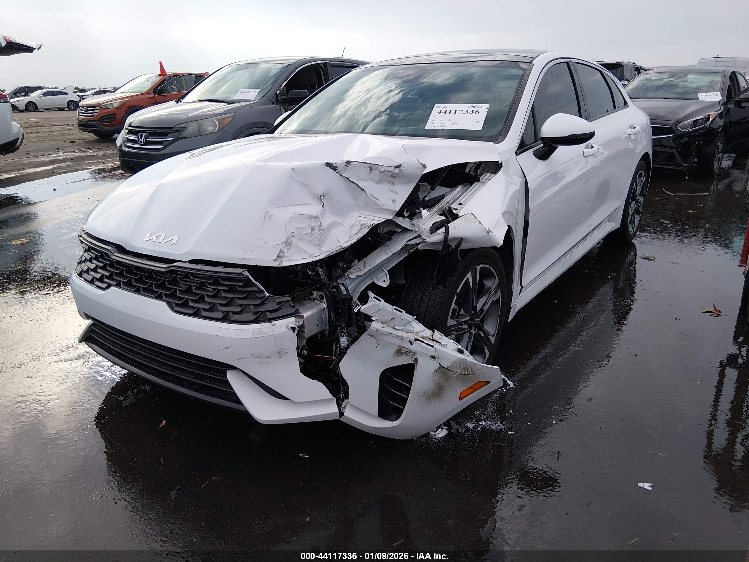 KIA K5 image 2