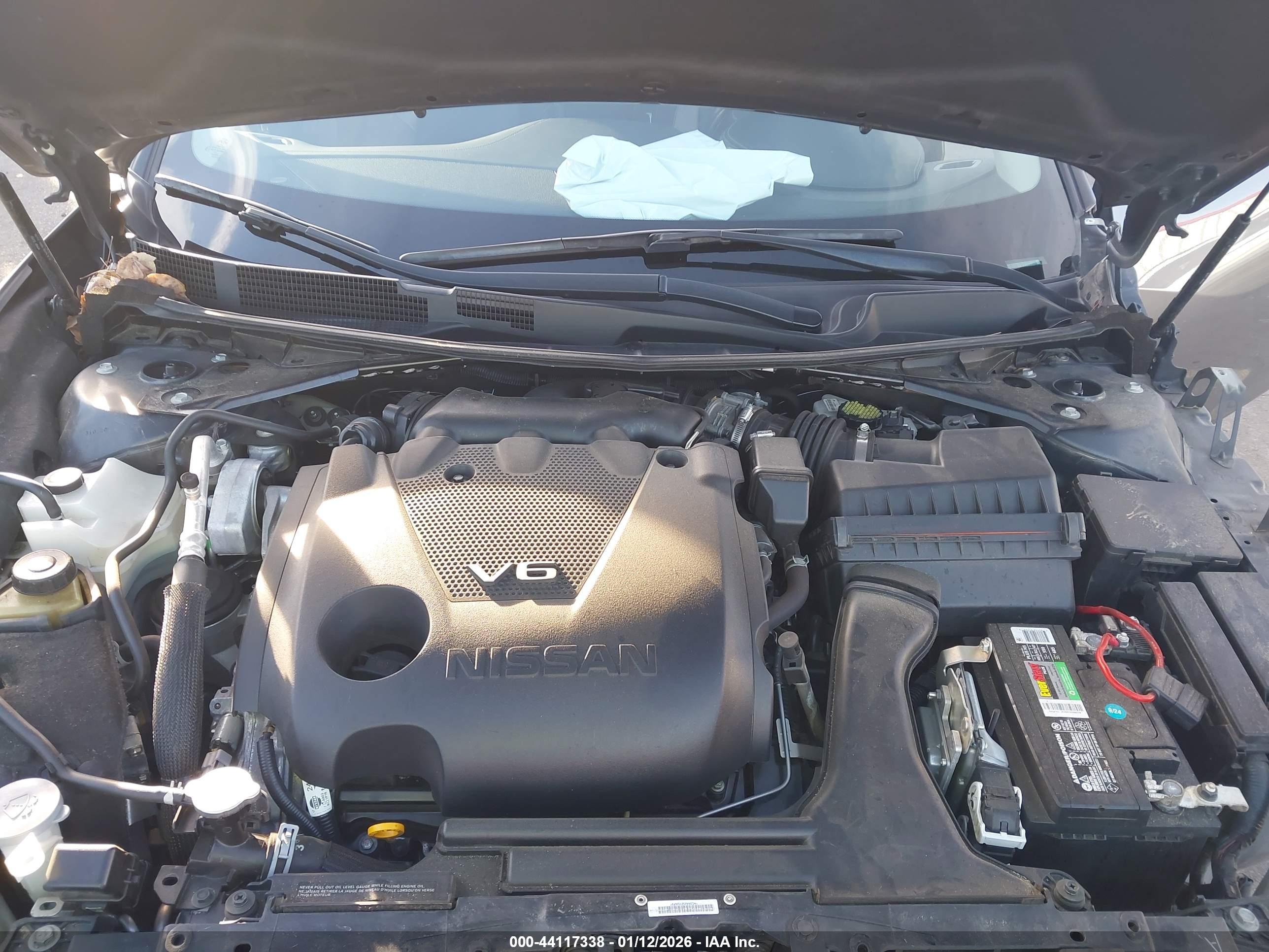 NISSAN MAXIMA image 10