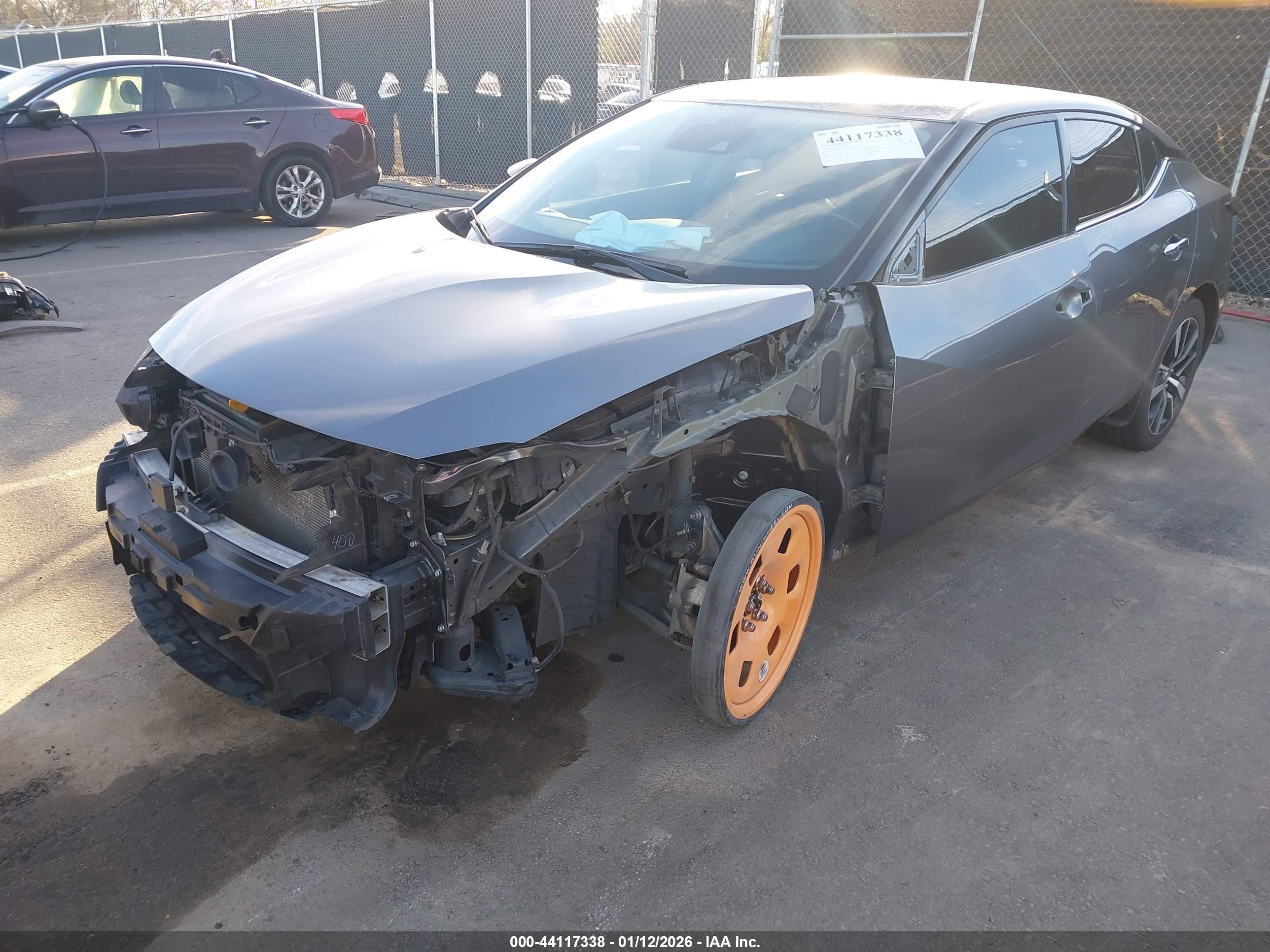 NISSAN MAXIMA image 6