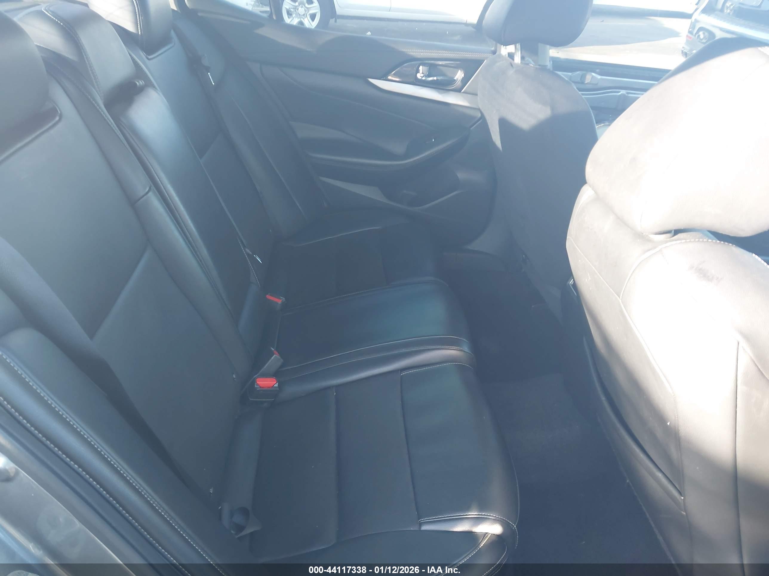 NISSAN MAXIMA image 8