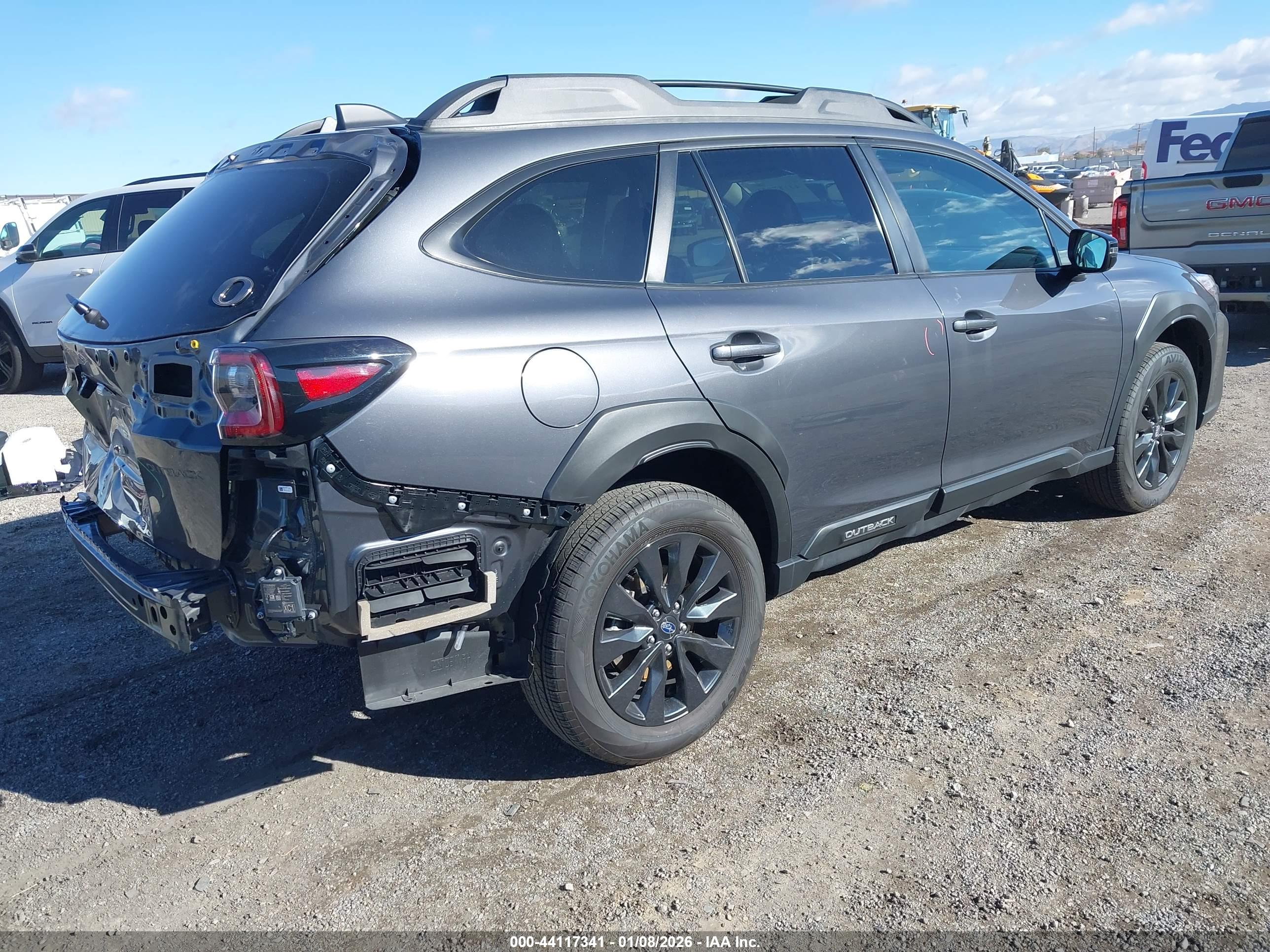 SUBARU OUTBACK image 4