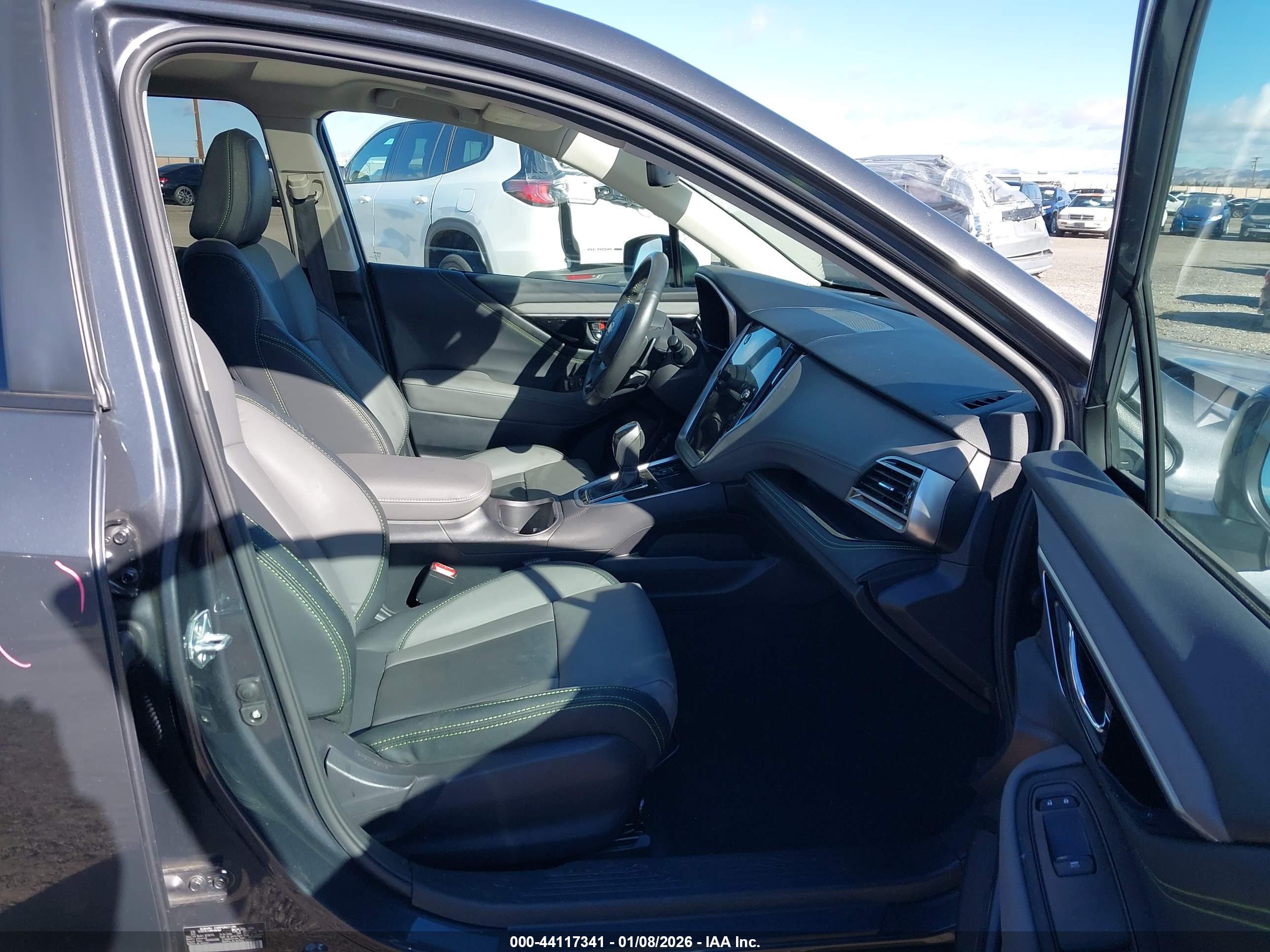 SUBARU OUTBACK image 5