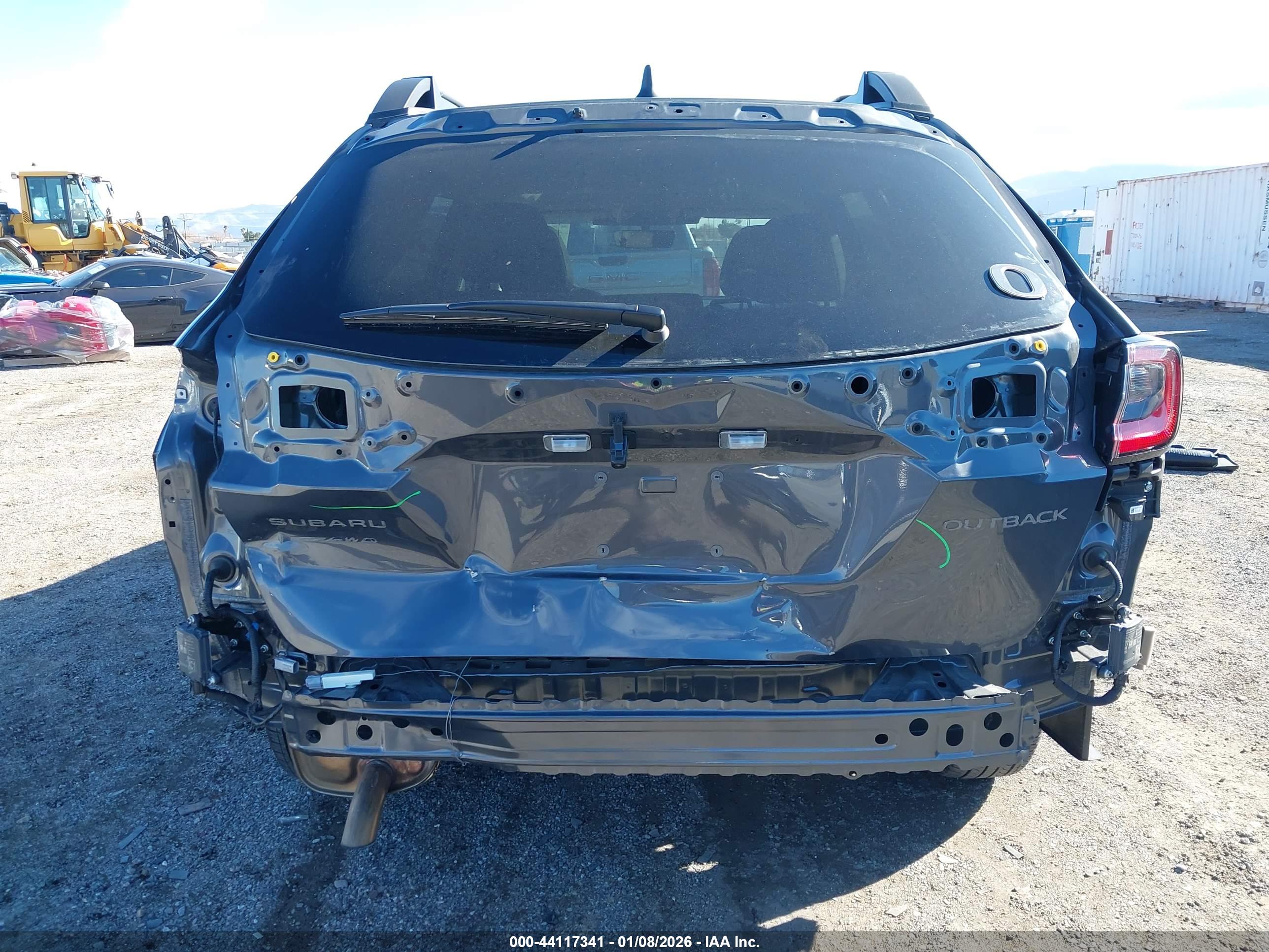 SUBARU OUTBACK image 6