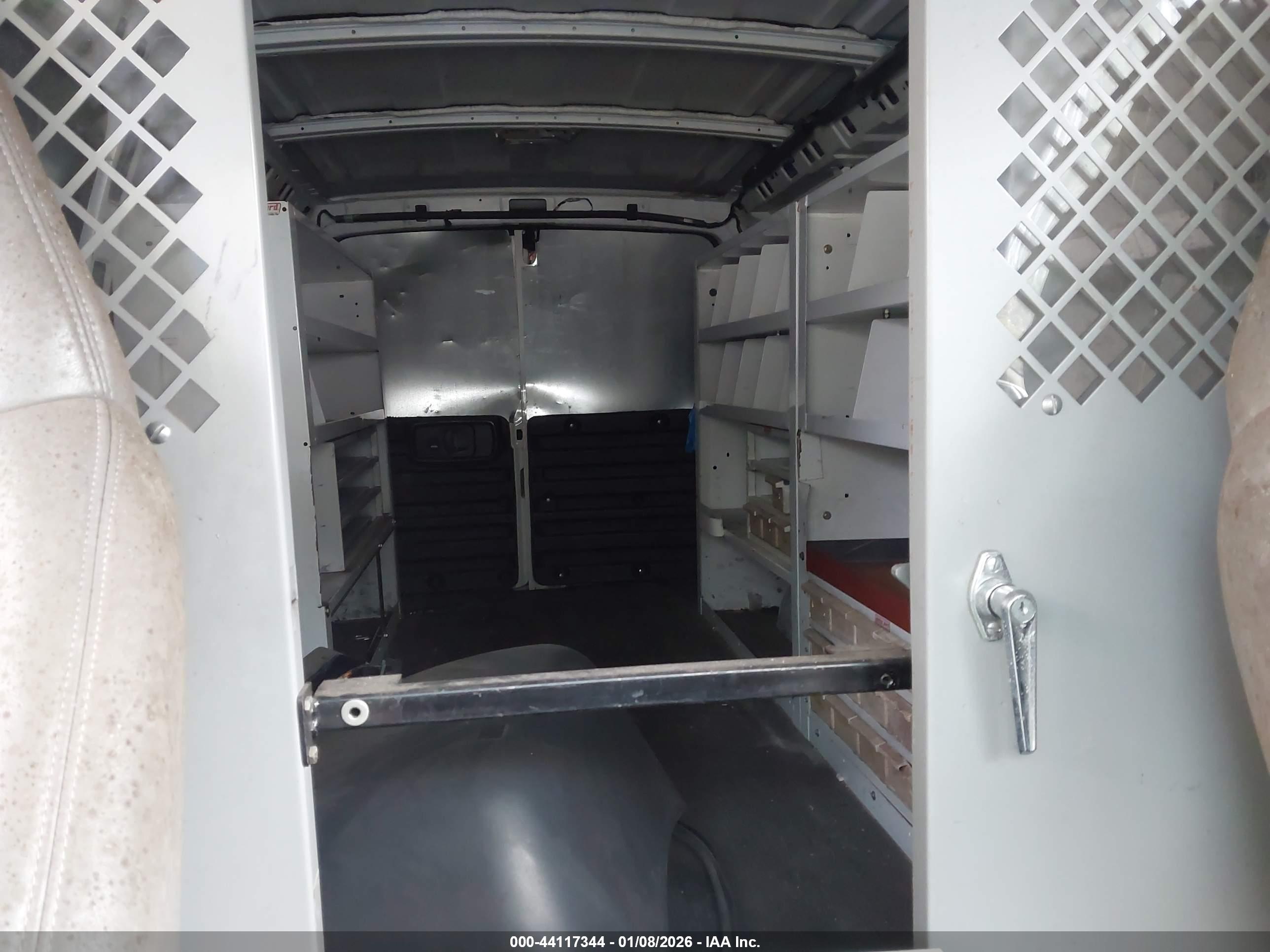GMC SAVANA image 8