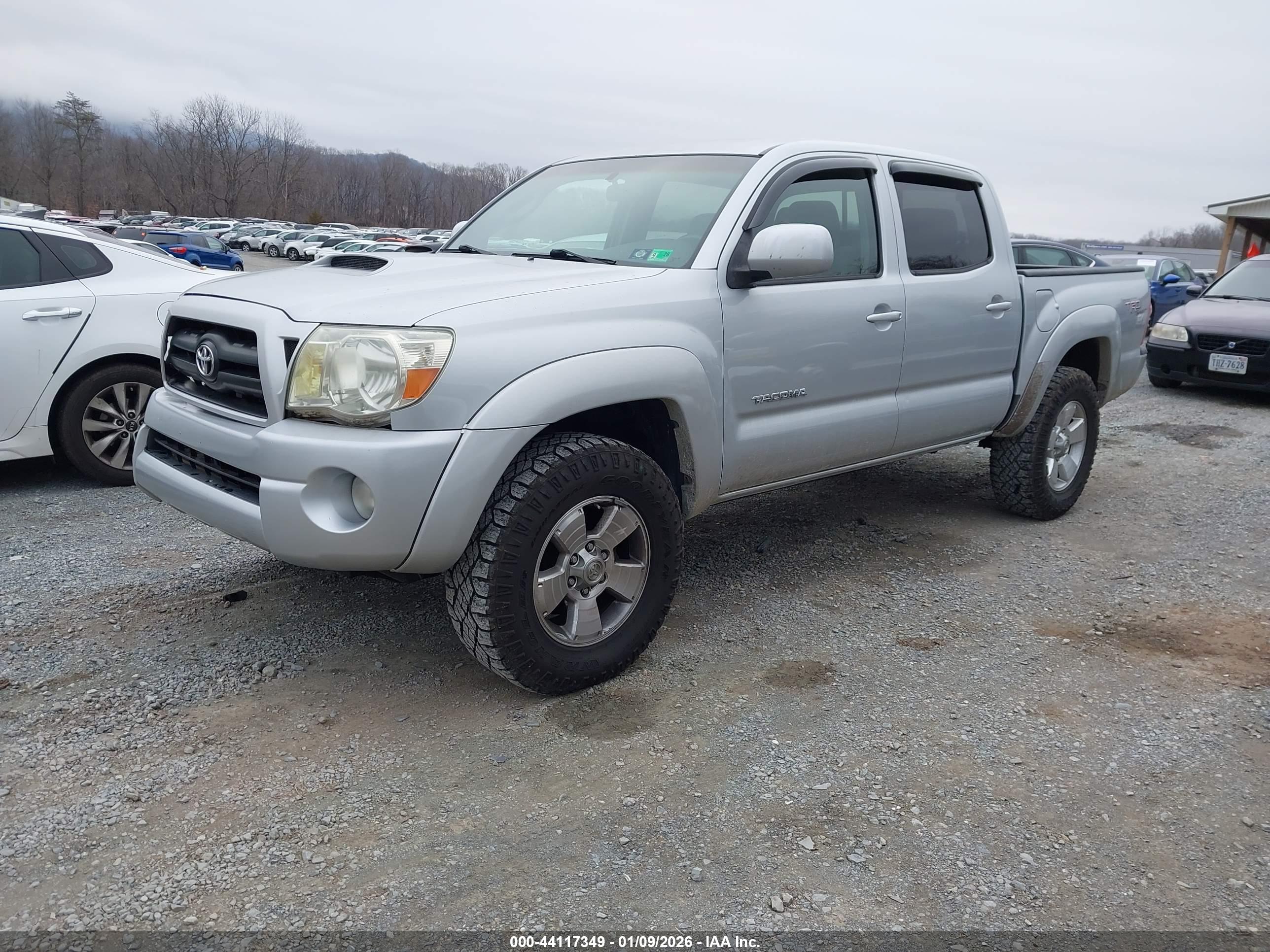 TOYOTA TACOMA image 2