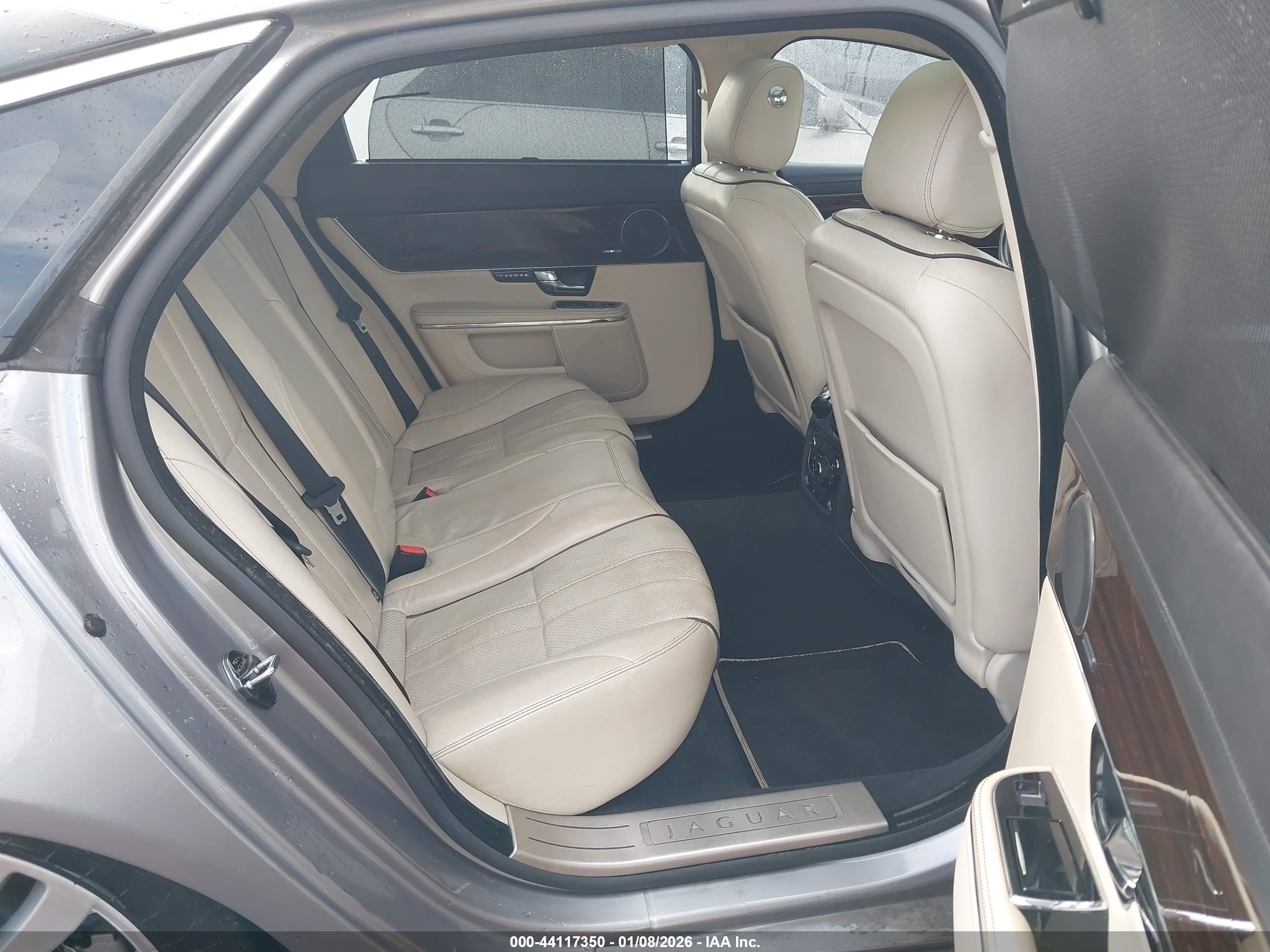JAGUAR XJ image 8