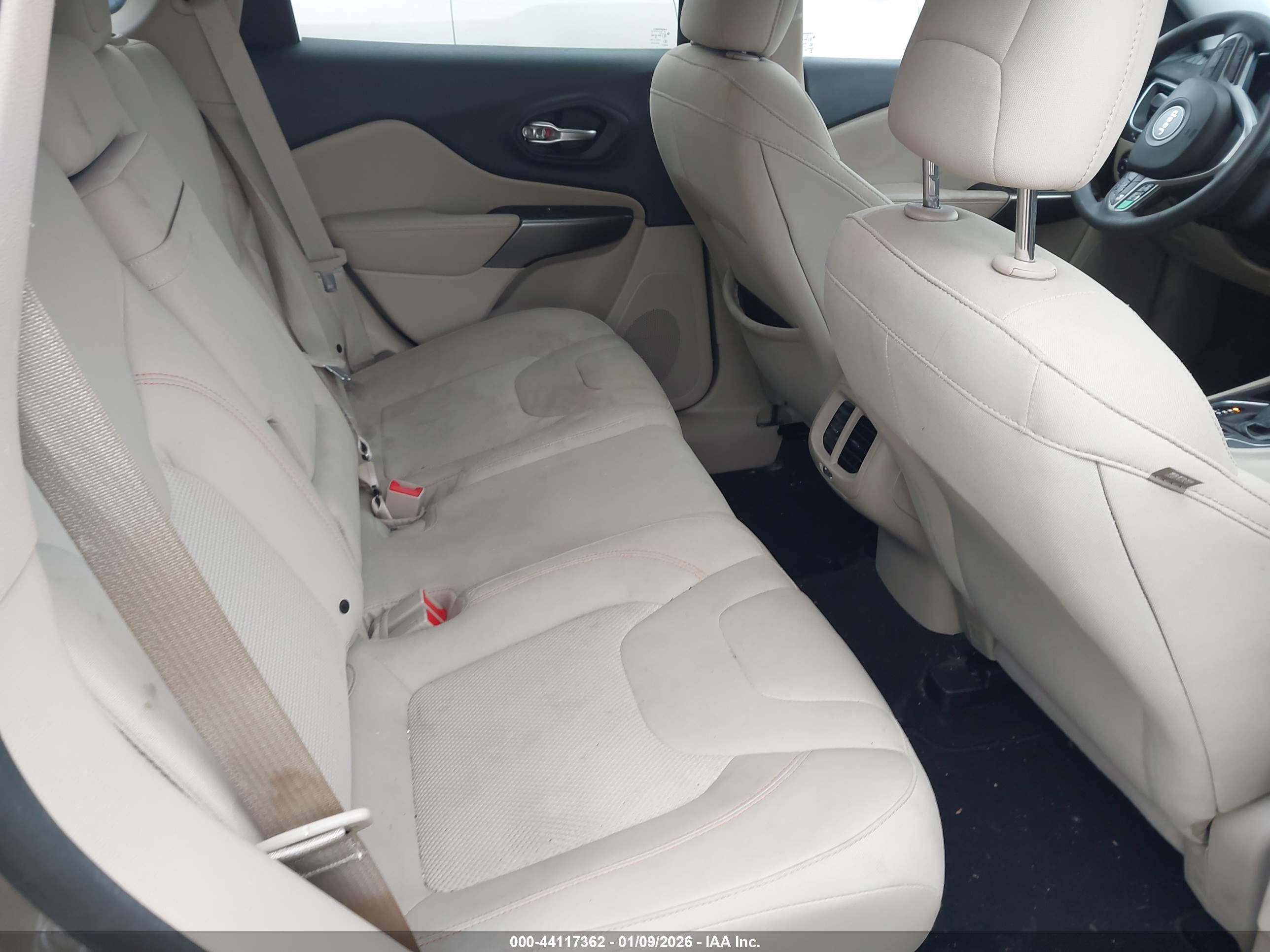 JEEP CHEROKEE image 8