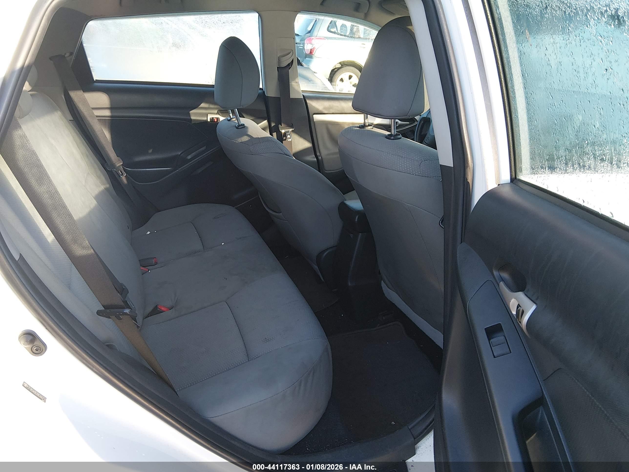 TOYOTA MATRIX image 8