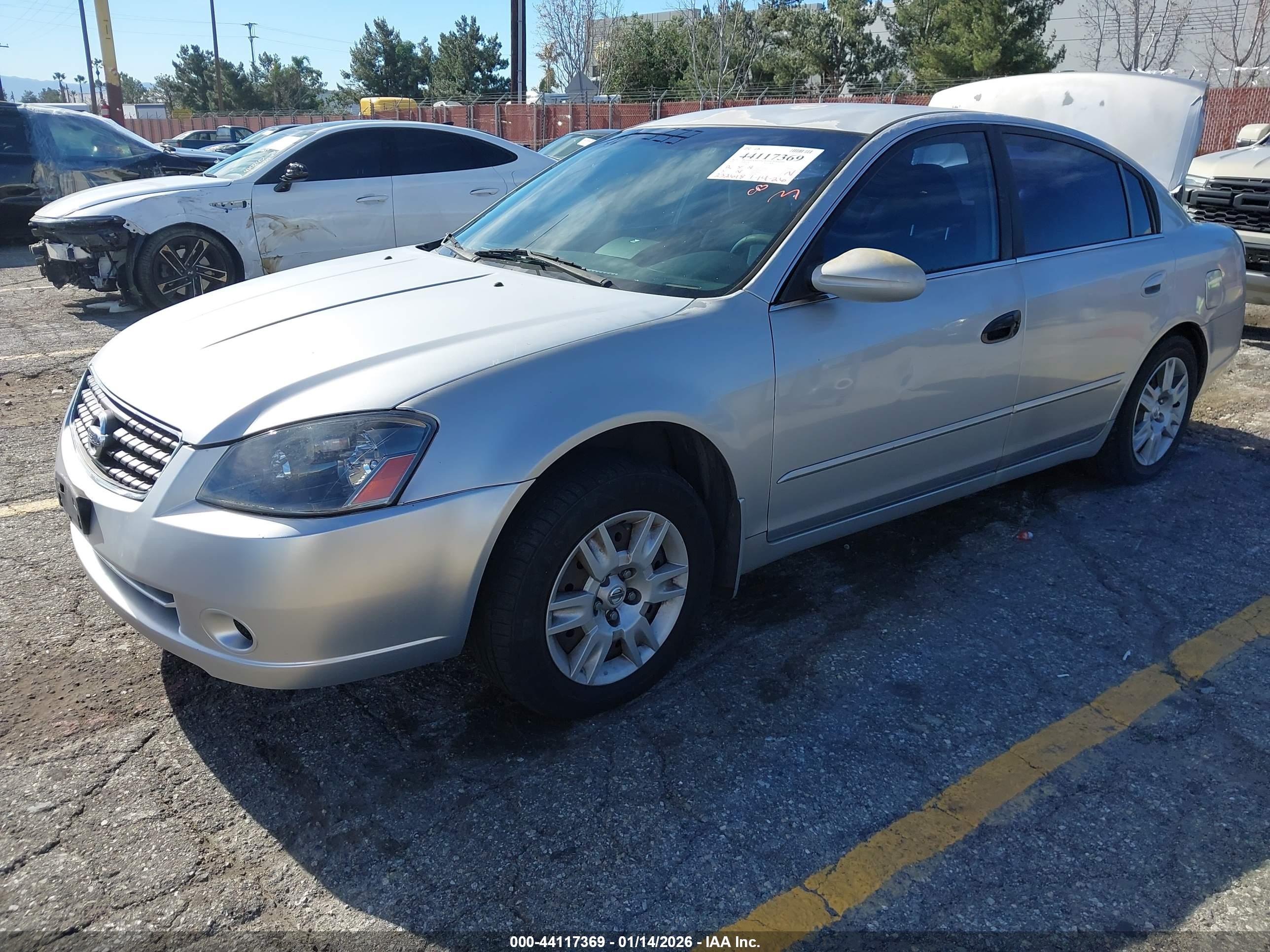 NISSAN ALTIMA image 2