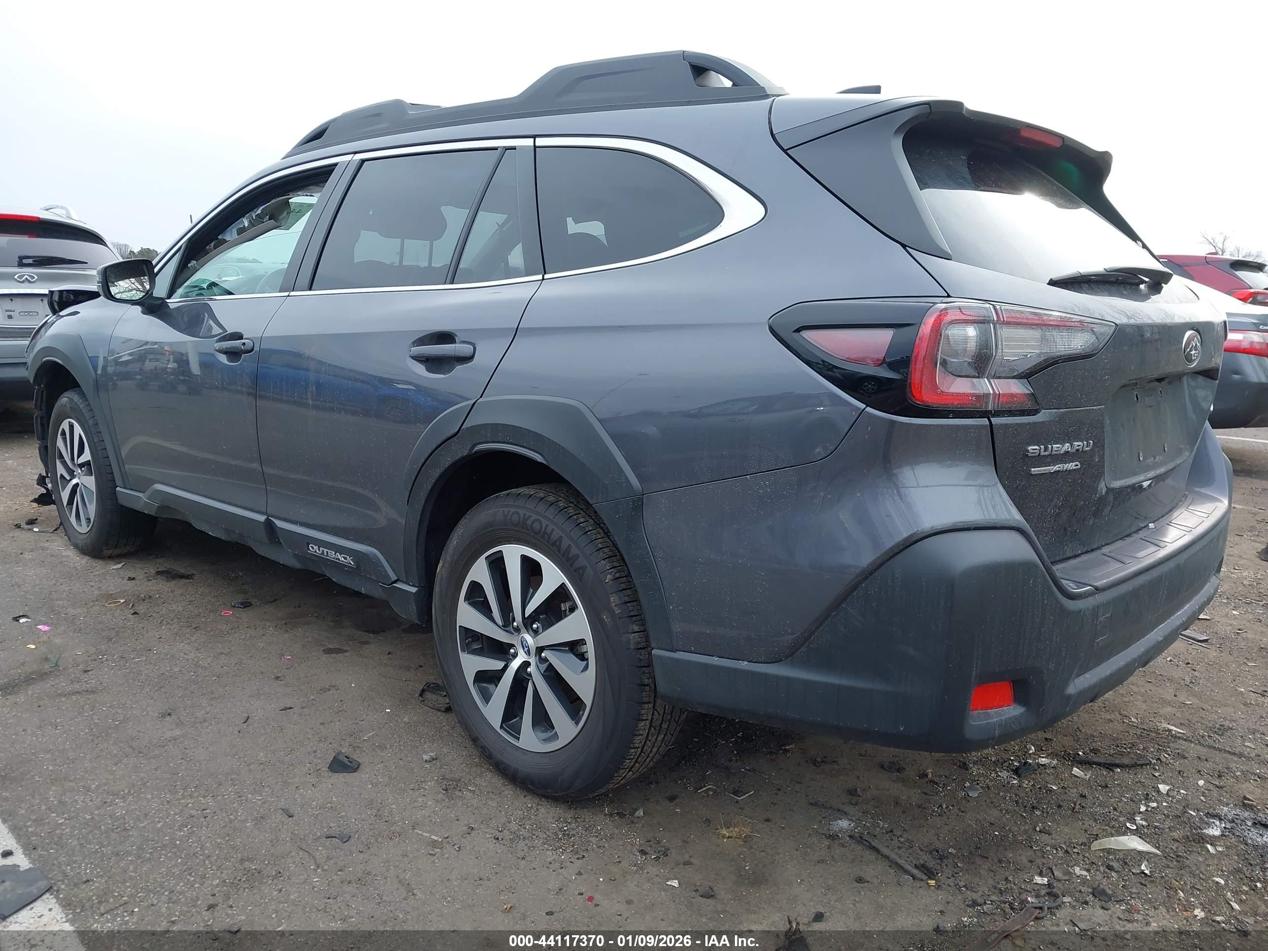 SUBARU OUTBACK image 3