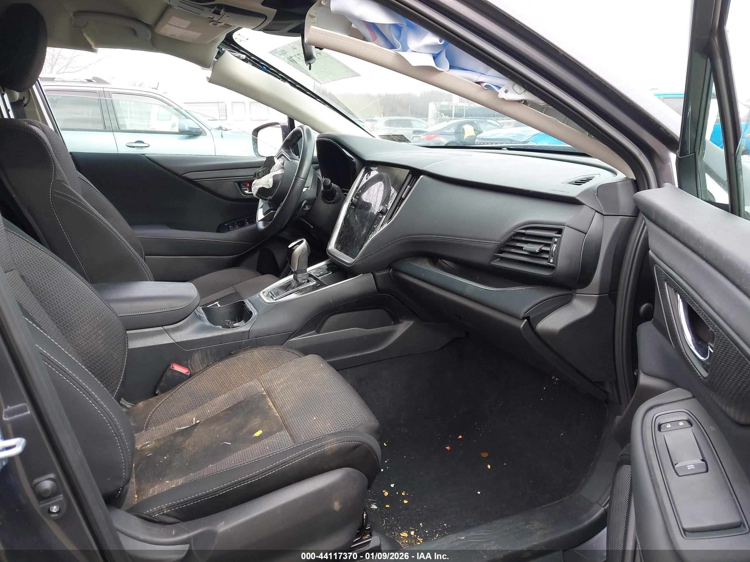 SUBARU OUTBACK image 5