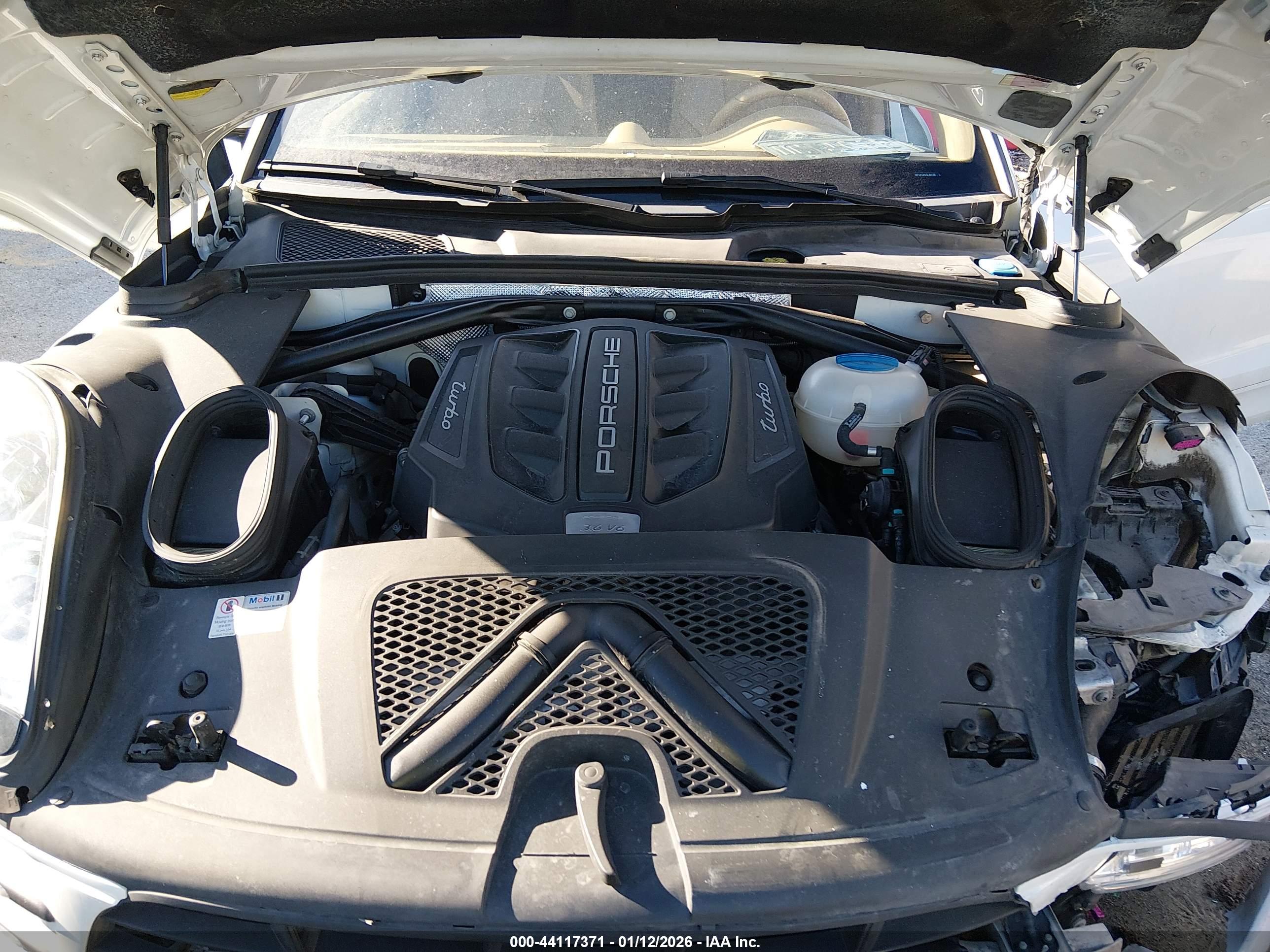 PORSCHE MACAN image 10