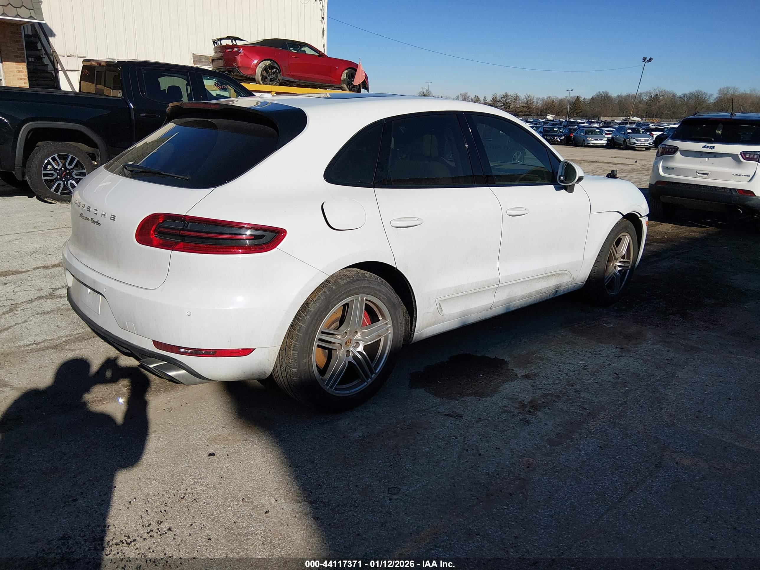 PORSCHE MACAN image 4