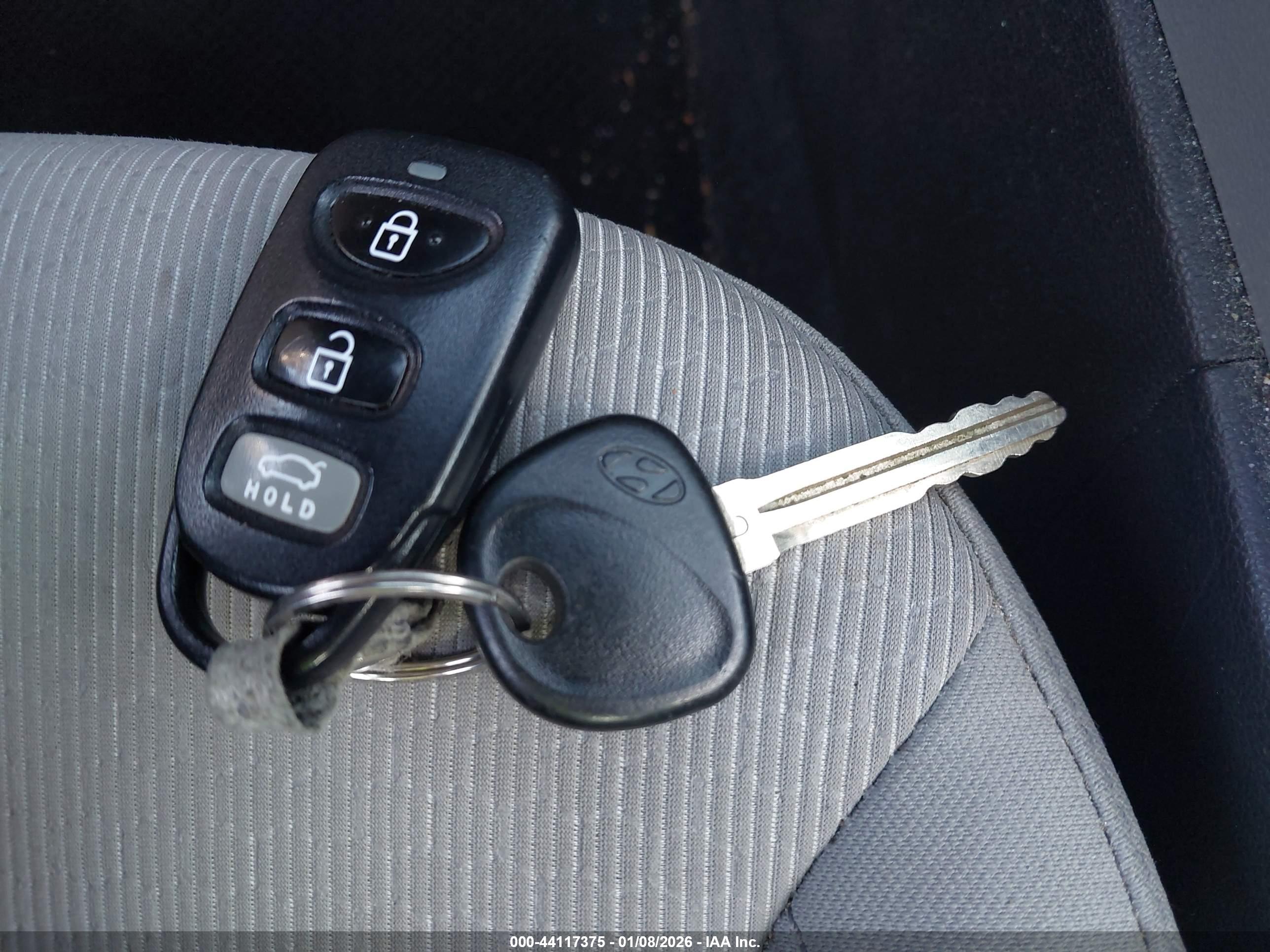 HYUNDAI ELANTRA image 11