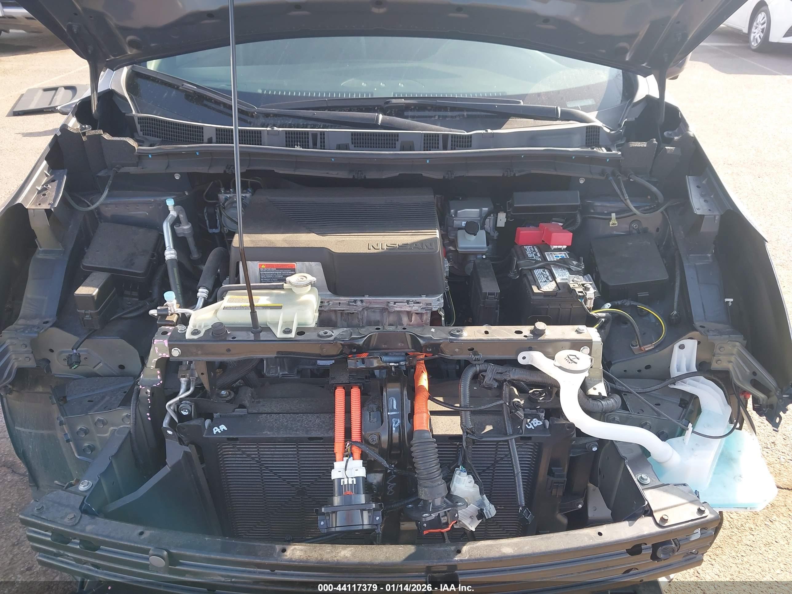 NISSAN LEAF image 10