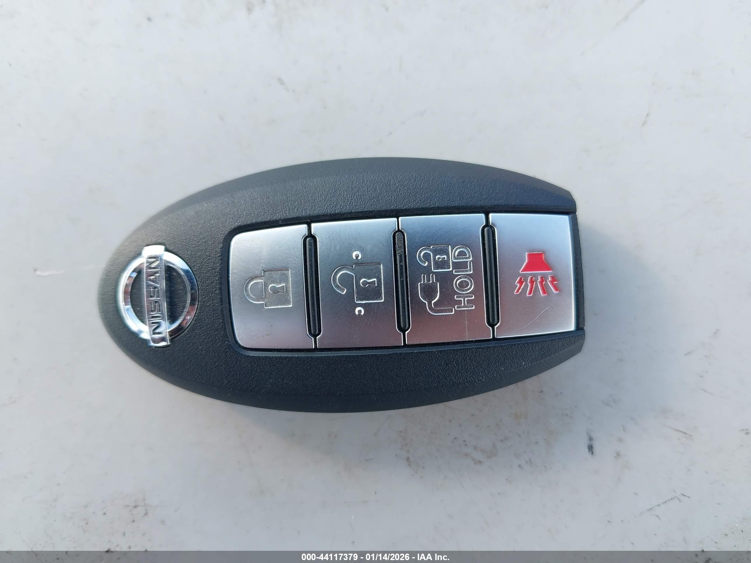 NISSAN LEAF image 11