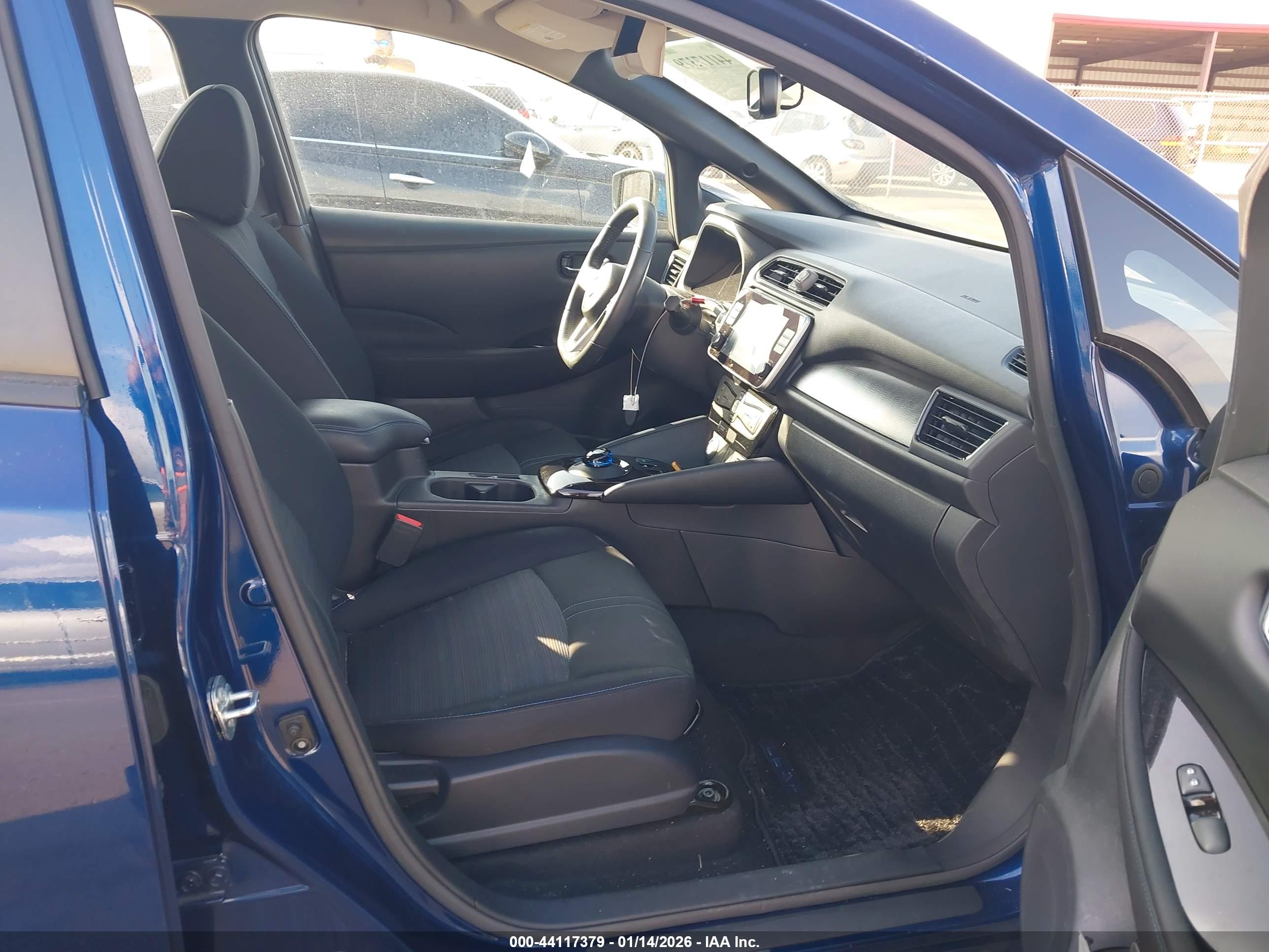NISSAN LEAF image 5