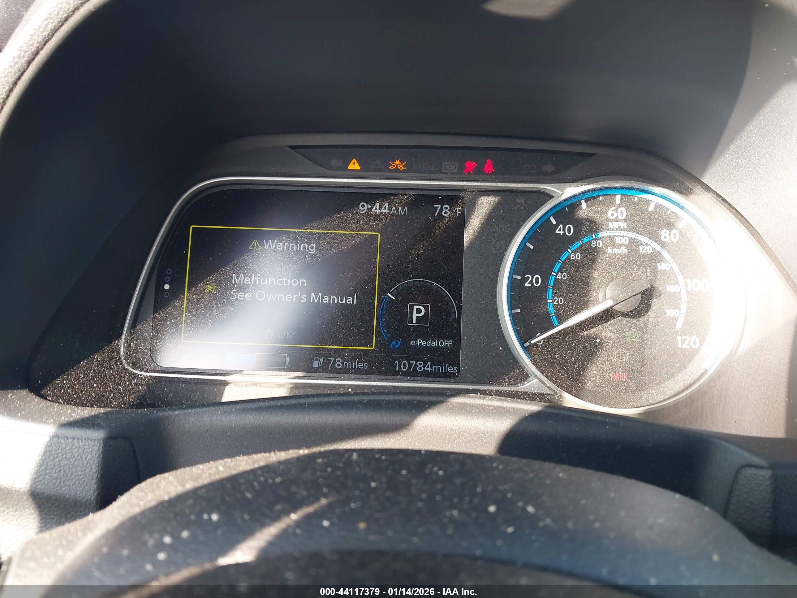 NISSAN LEAF image 7